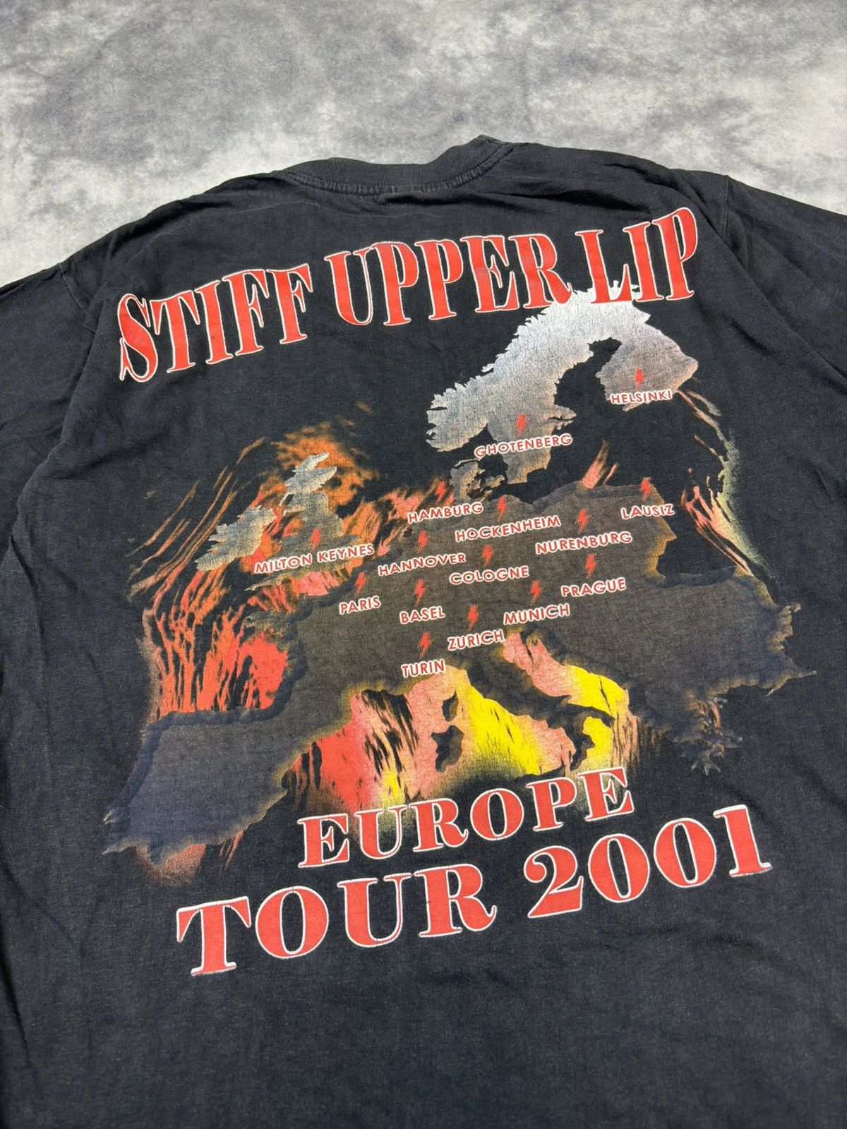 AC/DC × Vintage AC/DC vintage 2001 World Tour “Stiff upper lip” Size US L / EU 52-54 / 3 - 2 Thumbnail