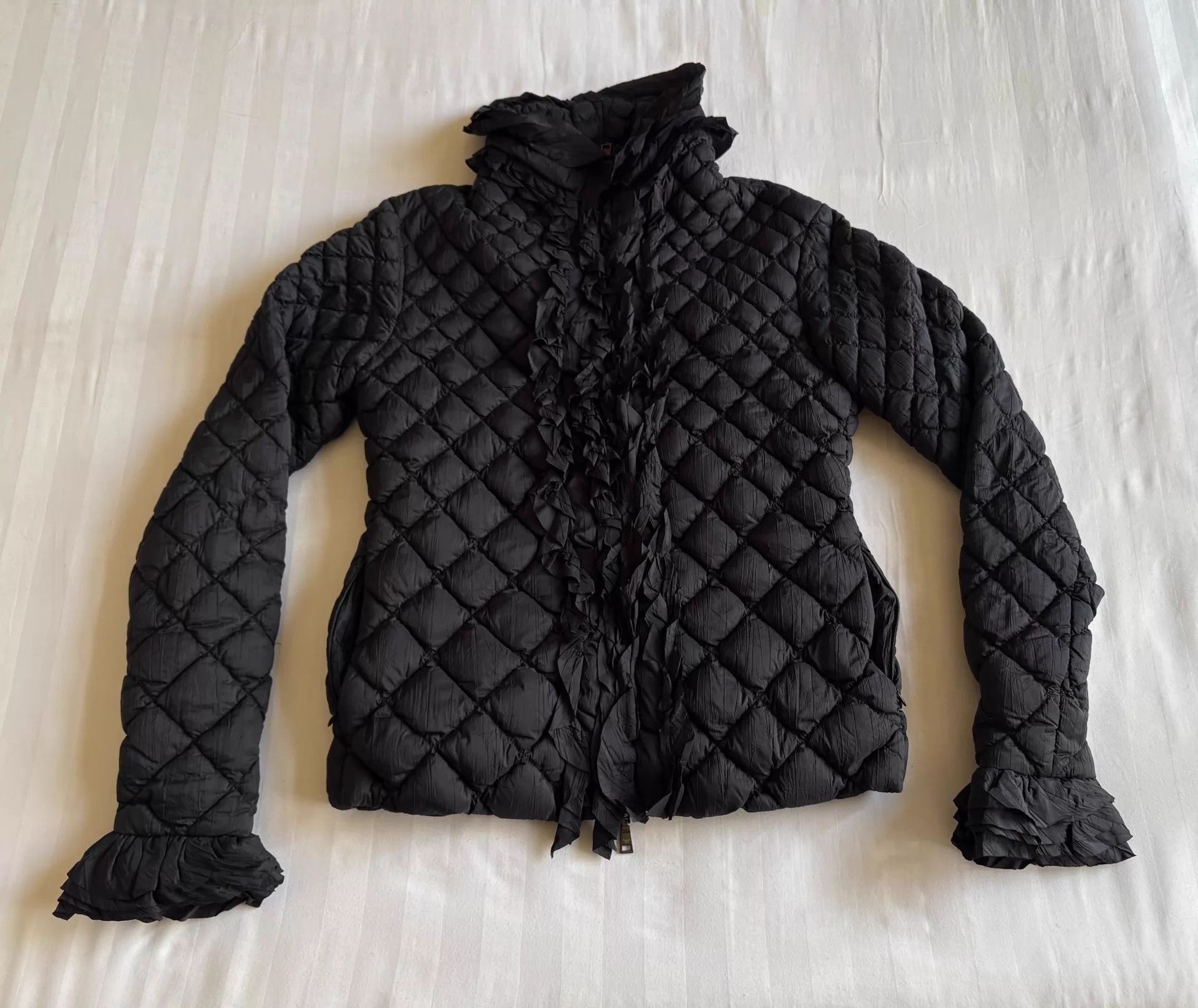 Emporio Armani Emporio Armani Vintage Flower Puffer Jacket Lace Trim Dual Size XS / US 0-2 / IT 36-38 - 1 Thumbnail