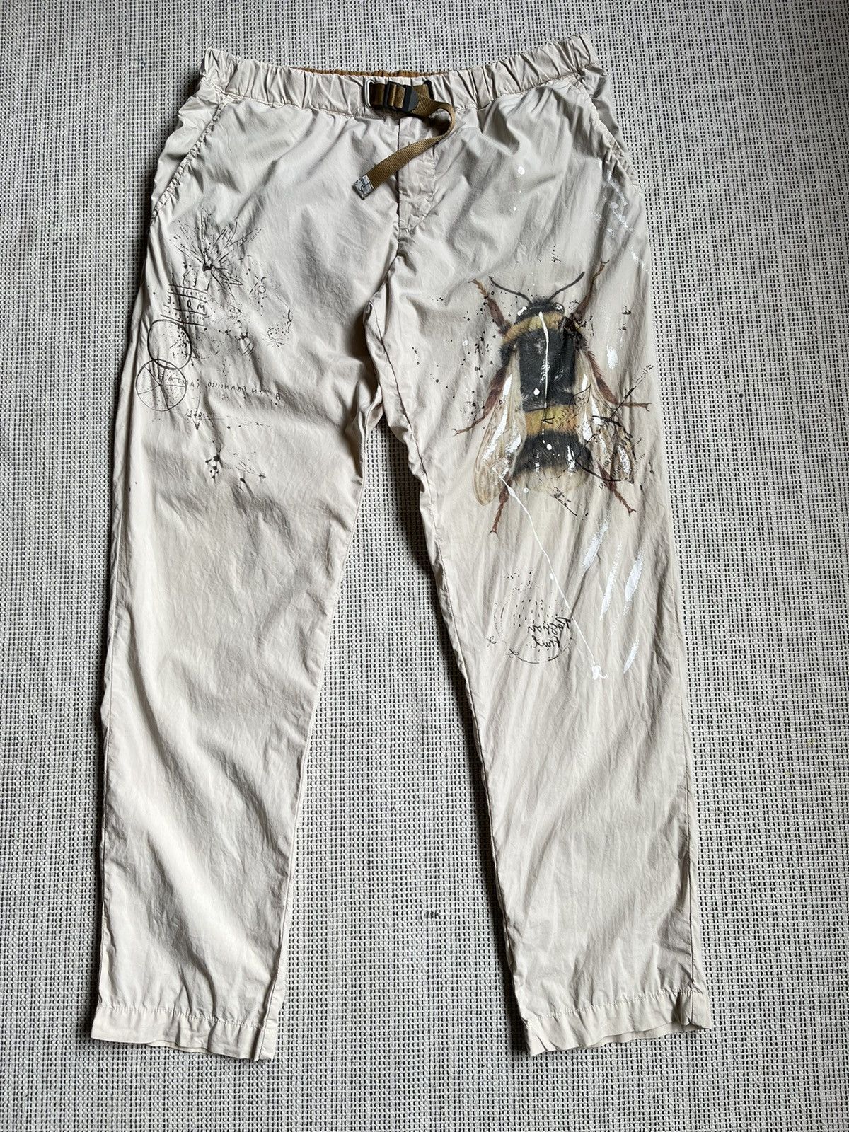 Other White sand printed Bee pants Size US 34 / EU 50 - 1 Thumbnail
