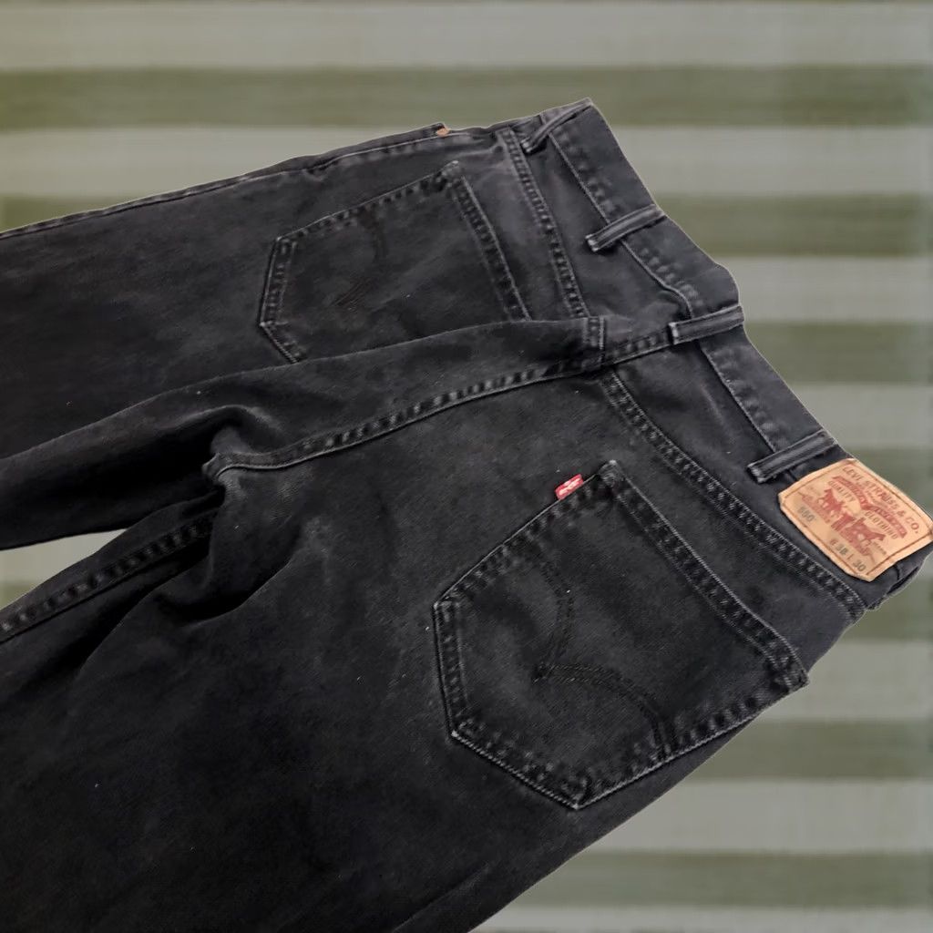Levi's Levi's Jeans 550 37x28 Black Relaxed Straight 100% Cotton Denim Mens Regular Waist 37 Inseam 28 - Dark Wash Vintage No Size US 37 - 1 Thumbnail