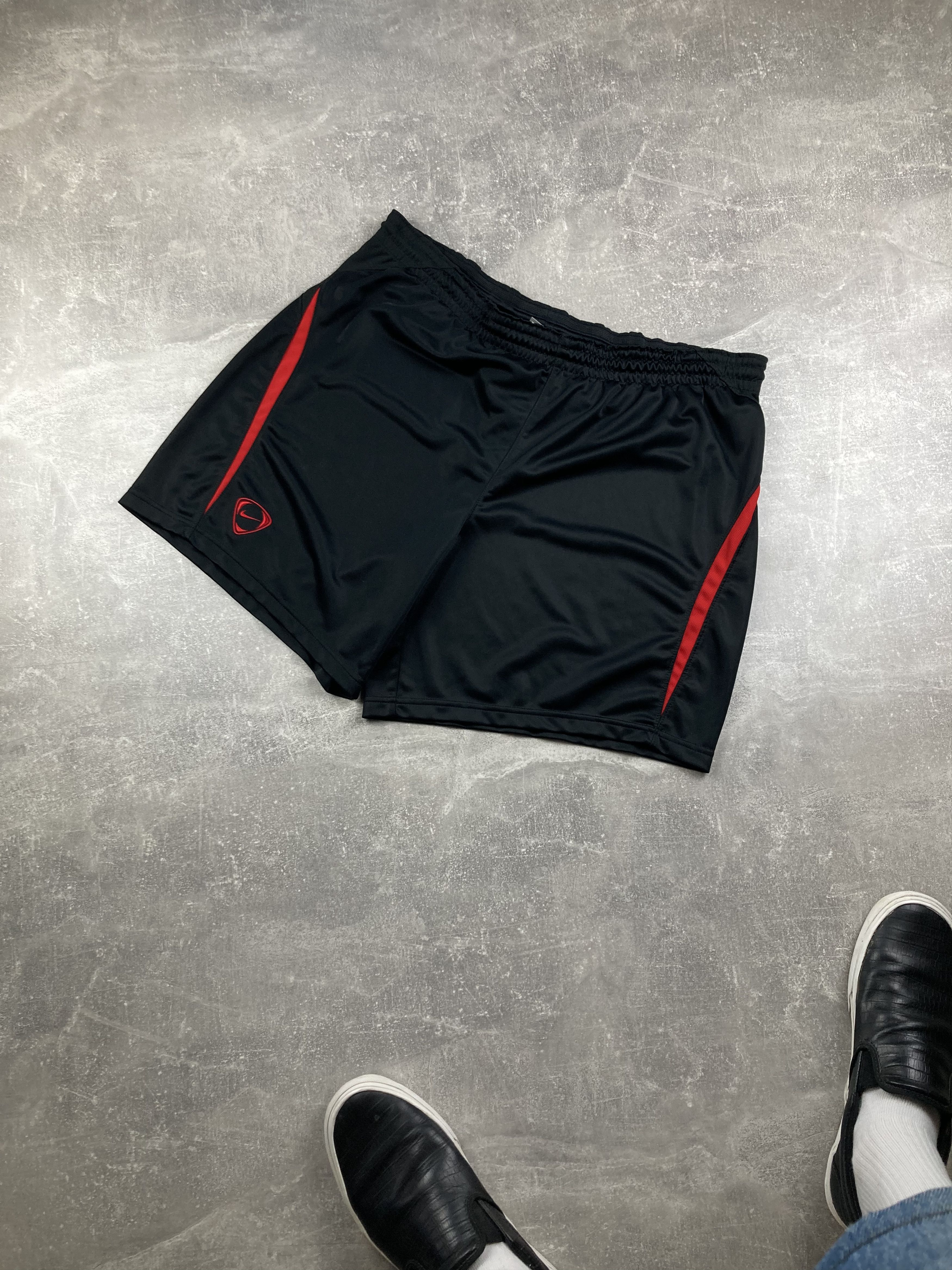 Nike Vintage Nike 90s Black Training Shorts Size US 34 / EU 50 - 1 Thumbnail