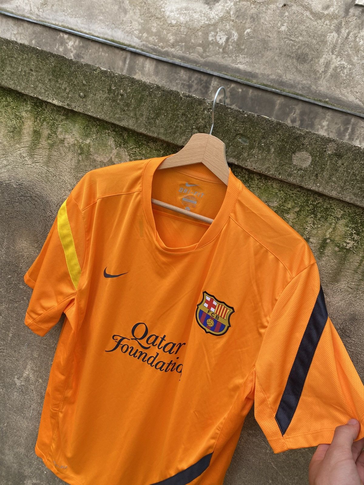 Nike Nike FC Barcelona Soccer Jersey Size US XL / EU 56 / 4 - 5 Thumbnail