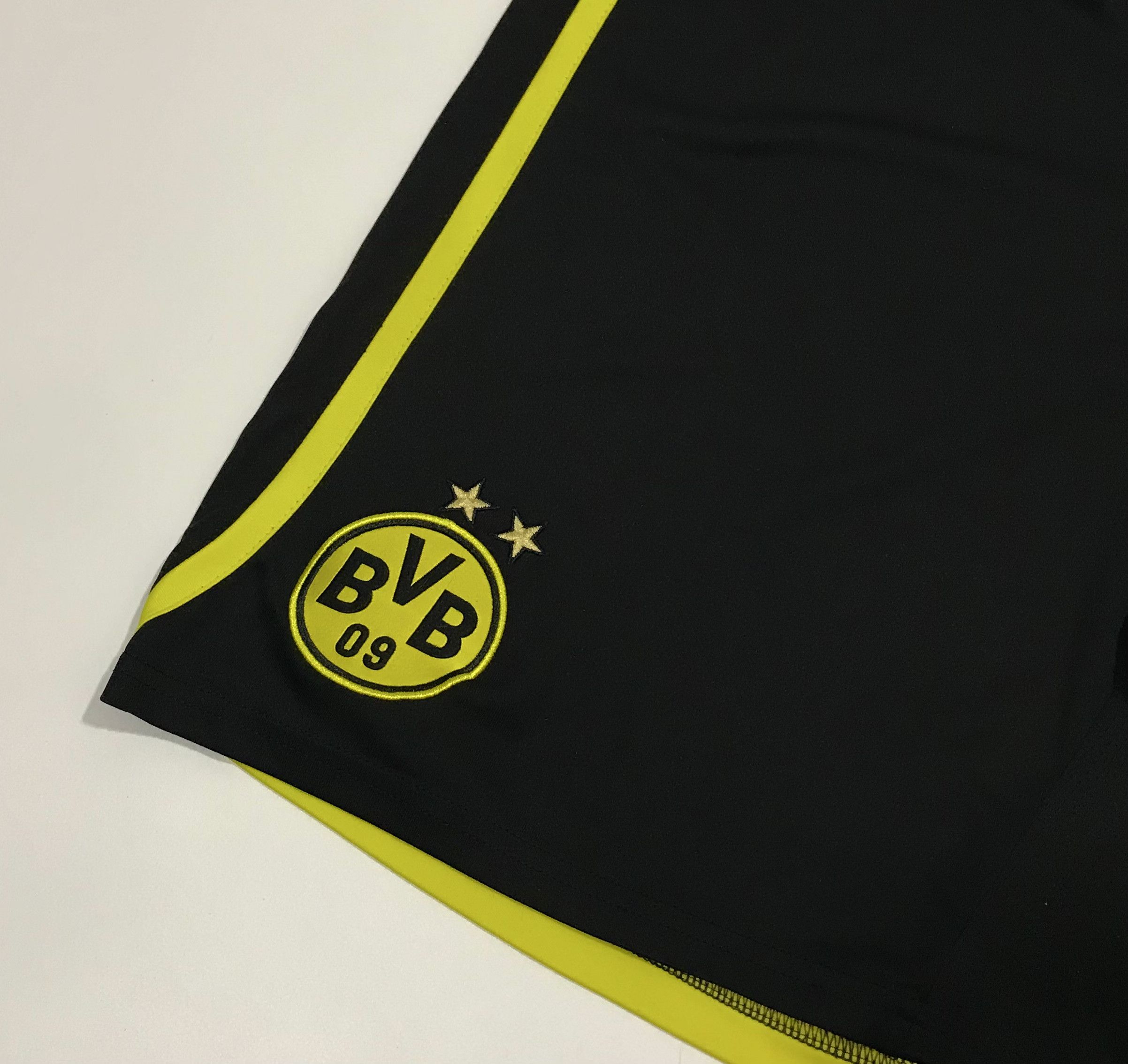Puma FC Borussia Dortmund BVB Puma Training Shorts Size US 34 / EU 50 - 3 Thumbnail