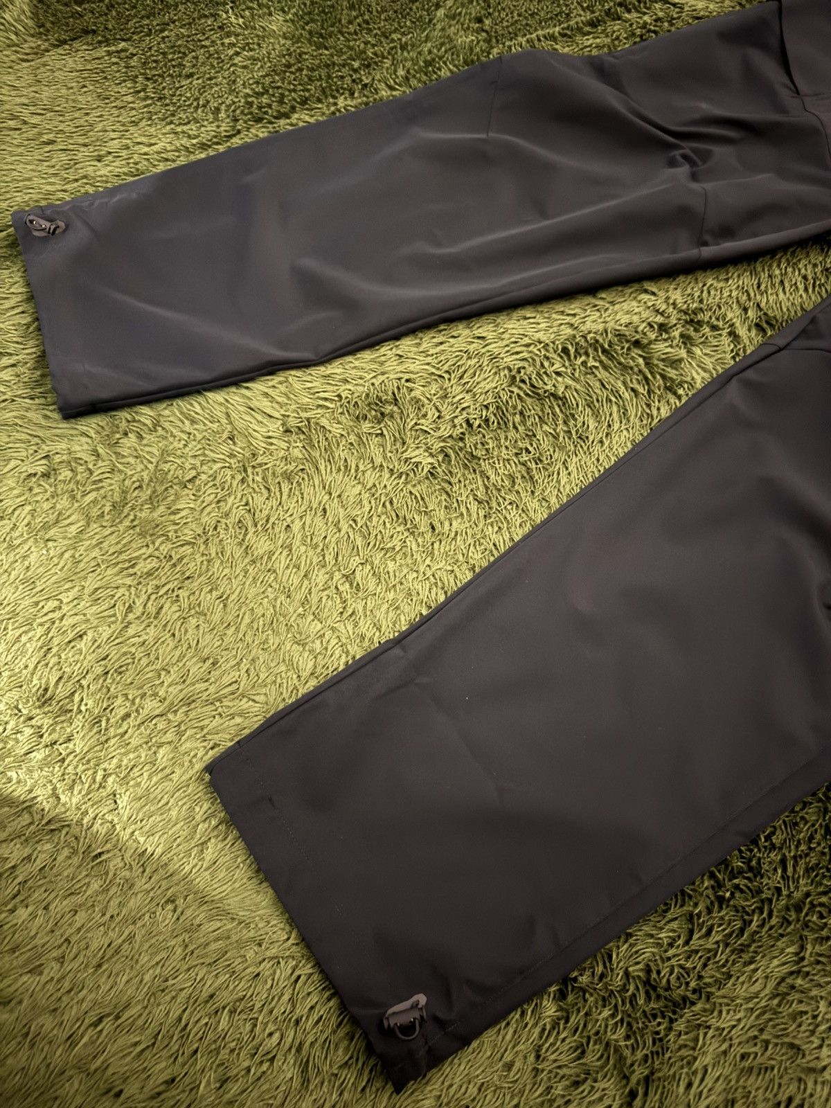 On [L] On Running Explorer Technical Pants Black Size US 34 / EU 50 - 7 Thumbnail