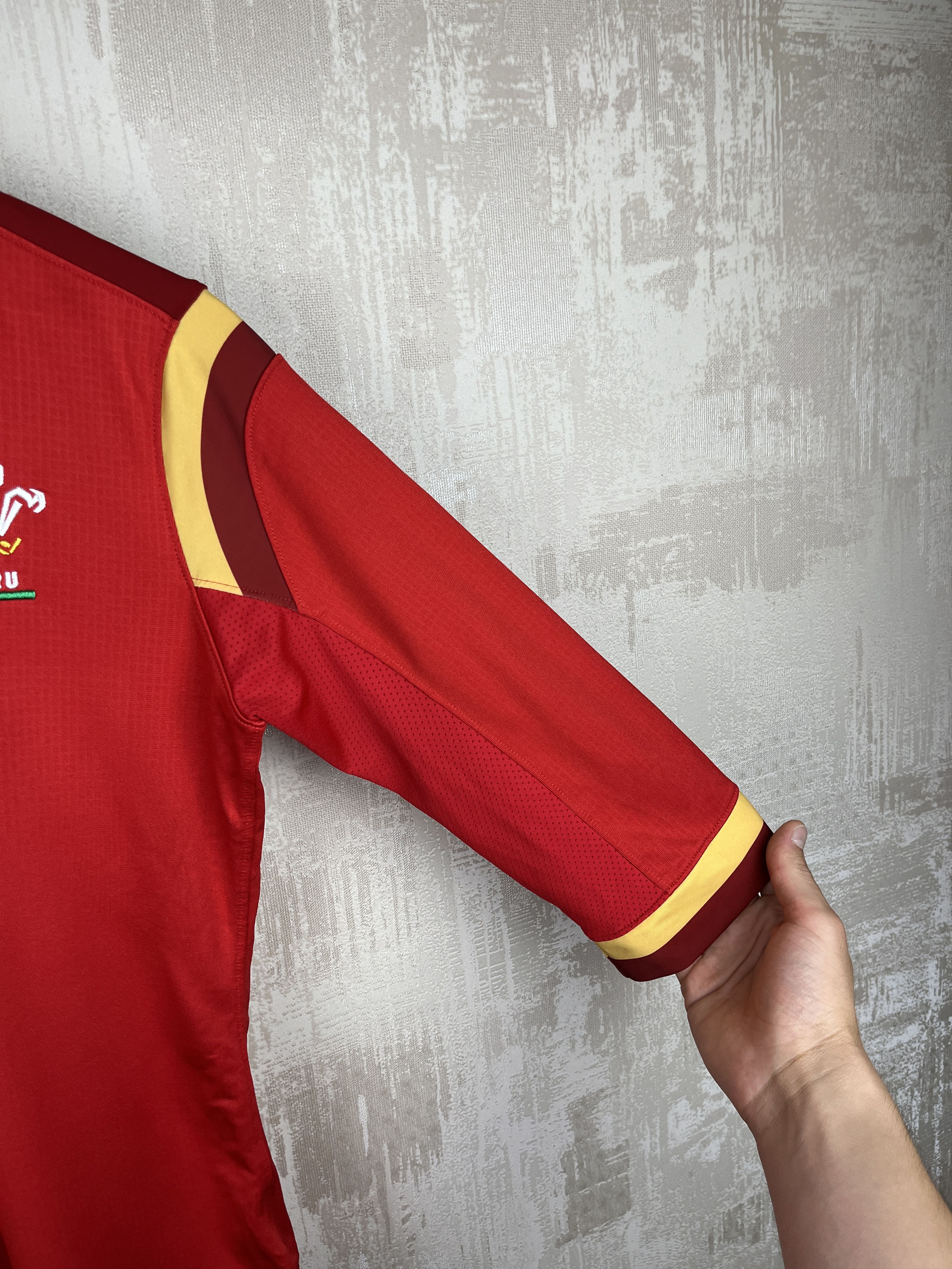 Under Armour Wales WRU Under Armour HeatGear Admiral Rugby Jersey Size US M / EU 48-50 / 2 - 11 Thumbnail
