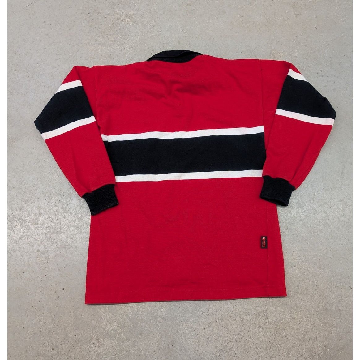 Vintage Vintage Burton & Garran Hall RedBacks Rugby Jersey Size US M / EU 48-50 / 2 - 4 Thumbnail