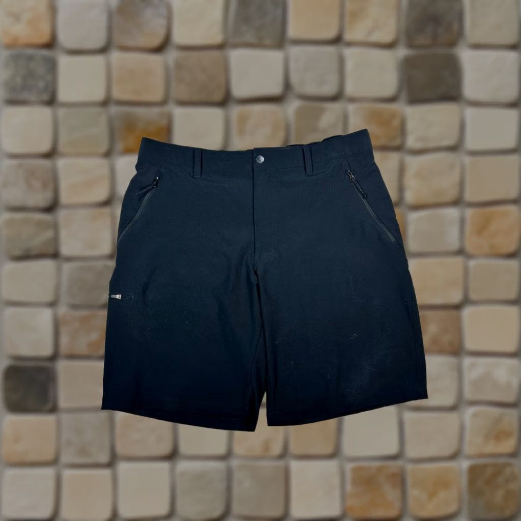 Vintage Columbia Shorts Mens 36 Black Cargo Stretch Mid Rise Zip Pockets Utility Hiking Size US 36 / EU 52 - 1 Thumbnail