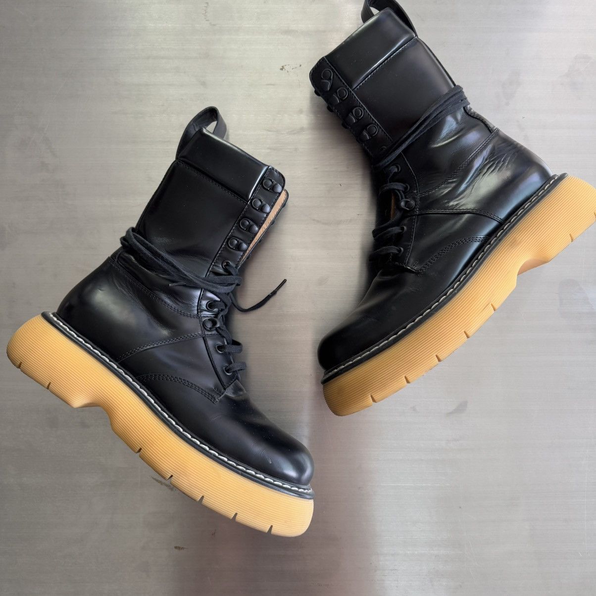 Bottega Veneta Bottega Veneta “the bounce” lace up boot black 42 