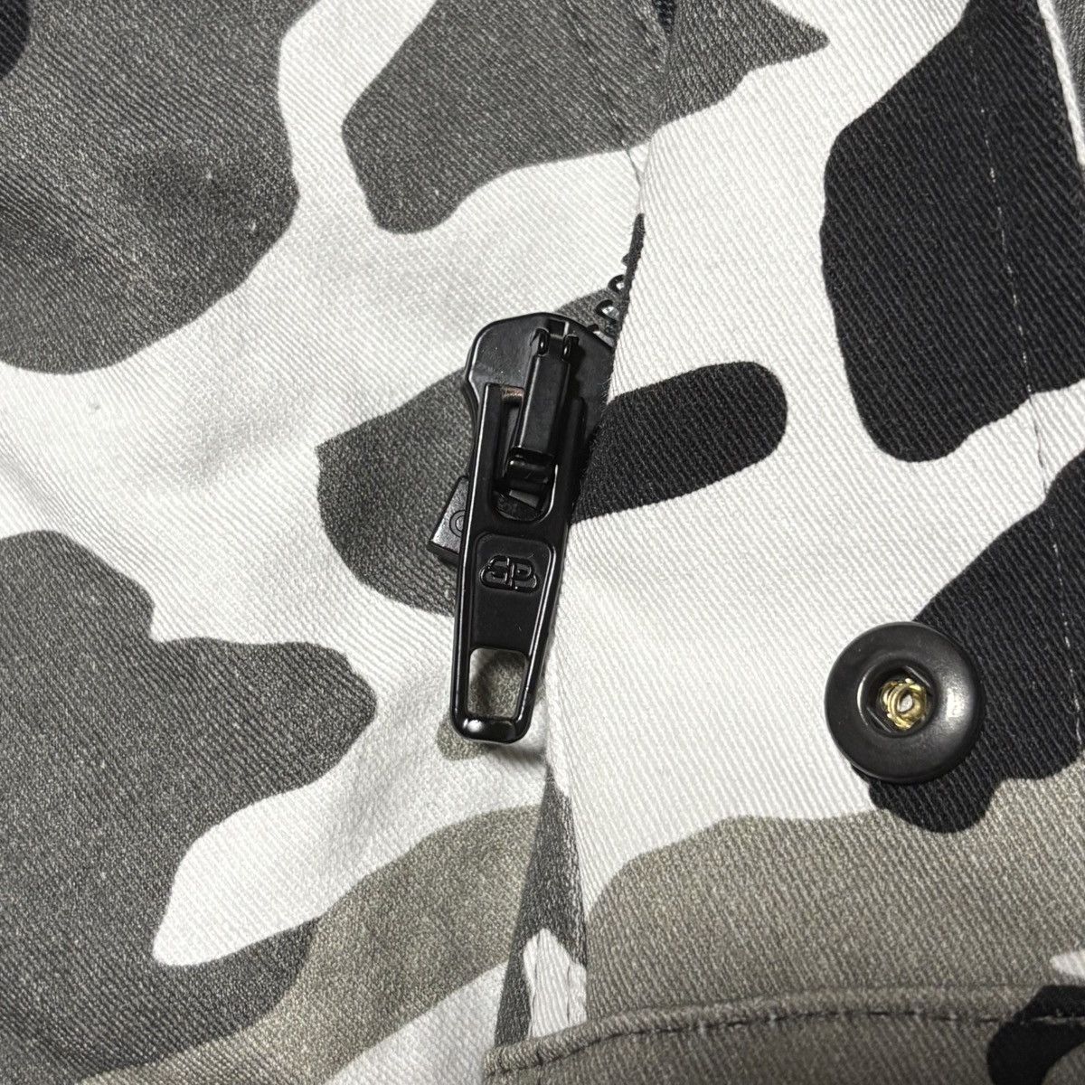Balenciaga FALL 21 BALENCIAGA BY DEMNA CAMO MULTI JACKET Size US XS / EU 42 / 0 - 16 Thumbnail