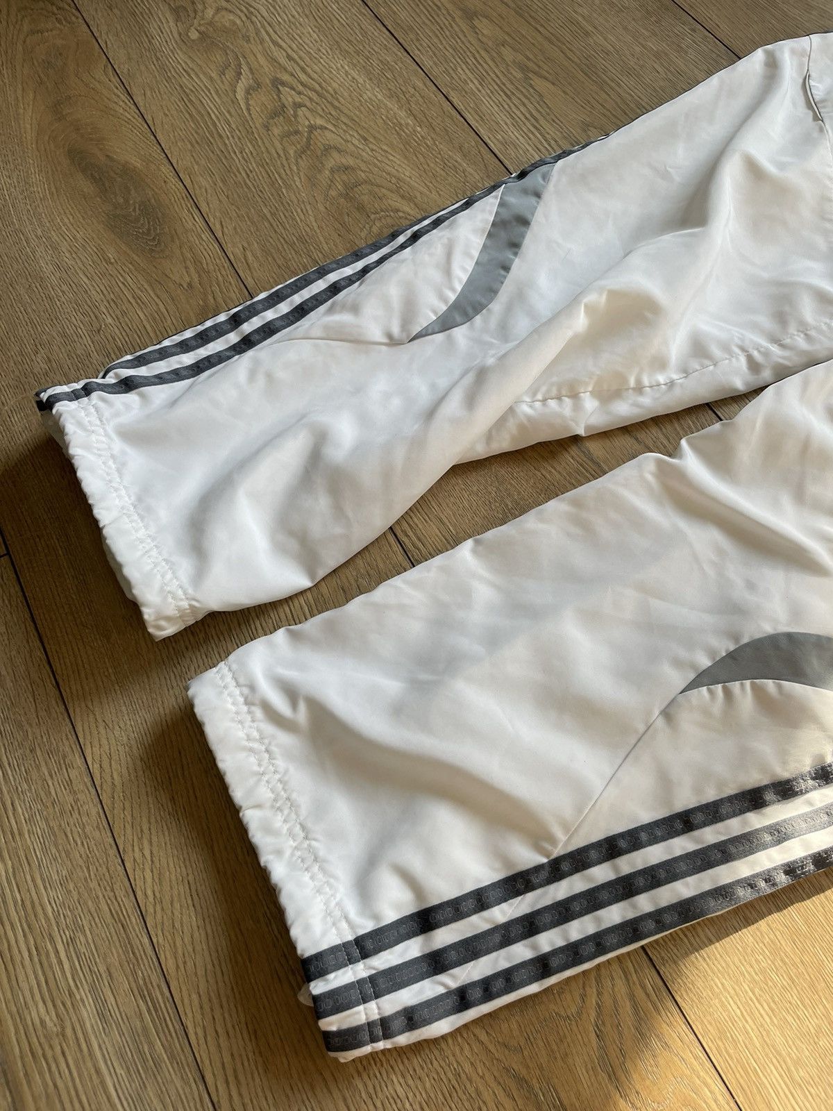 Adidas × Vintage Vintage adidas track pants drill drip swag y2k white 90s 00s Size US 30 / EU 46 - 5 Thumbnail