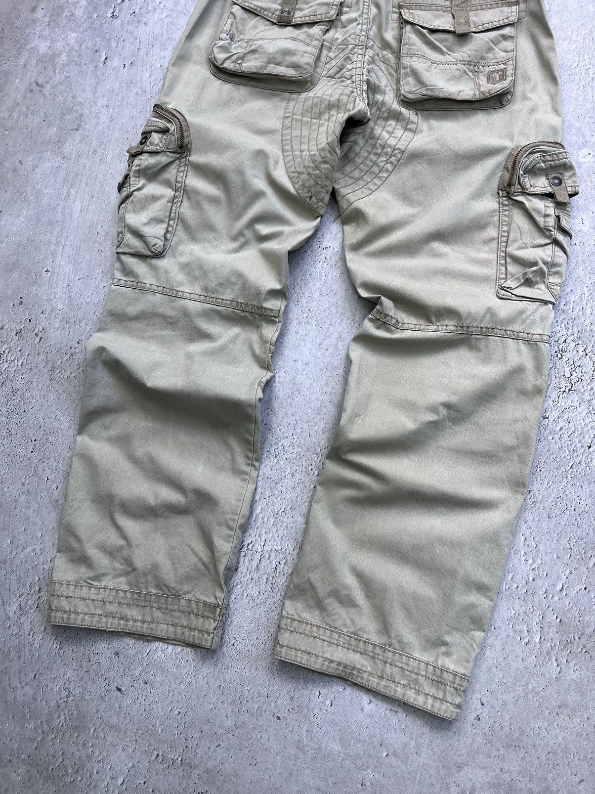 Issey Miyake × Japanese Brand × Tete Homme 2000s Tete Home Multipocket Bondage Cargo Pants Size US 33 - 11 Thumbnail