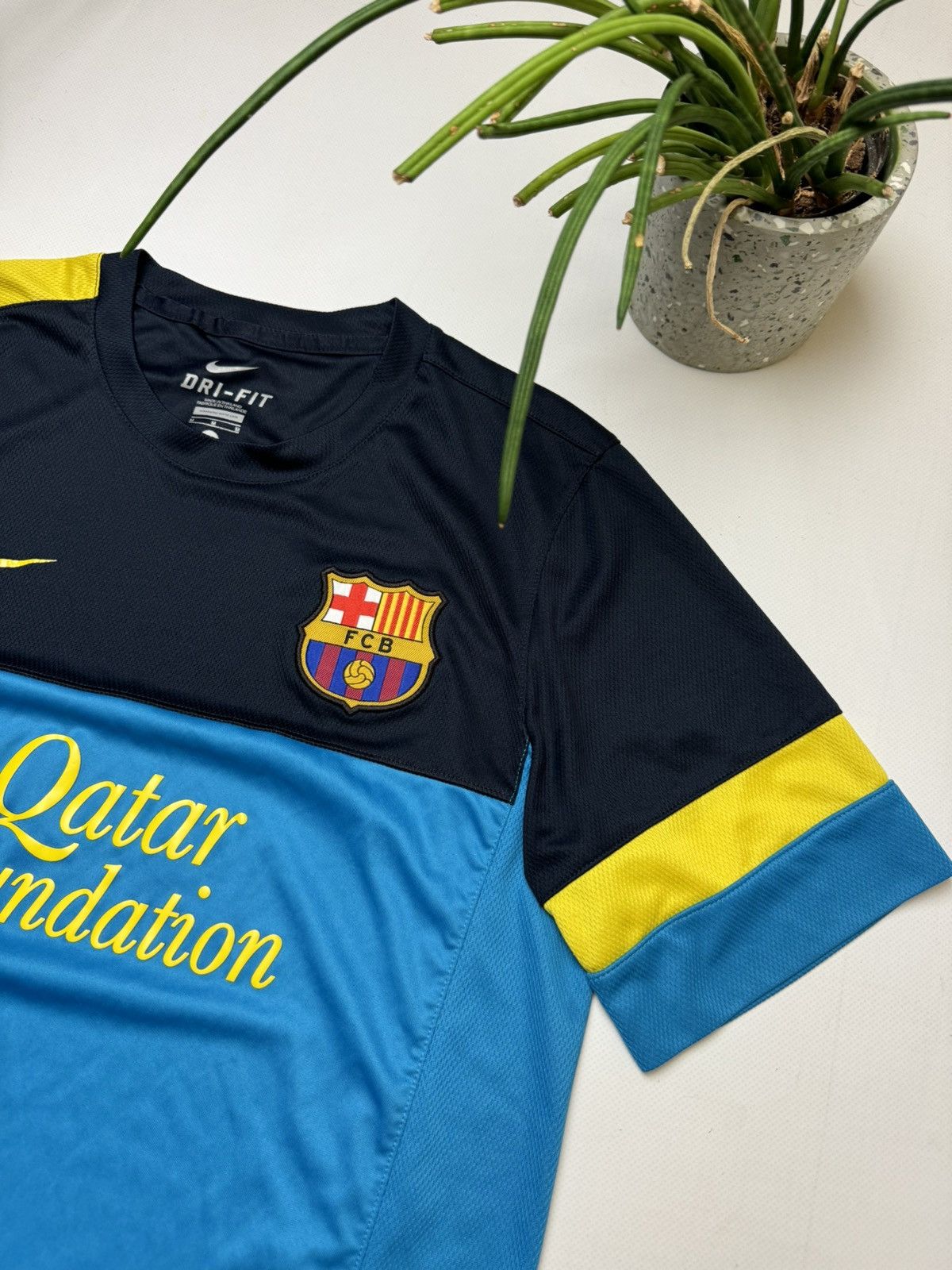 Nike Rare vintage Barcelona Nike soccer jersey y2k Size US M / EU 48-50 / 2 - 5 Thumbnail
