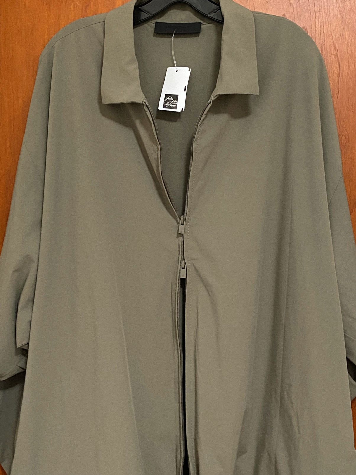 Fear of God FEAR OF GOD ESSENTIALS logo-patch oversized shirt size M Size US M / EU 48-50 / 2 - 7 Thumbnail