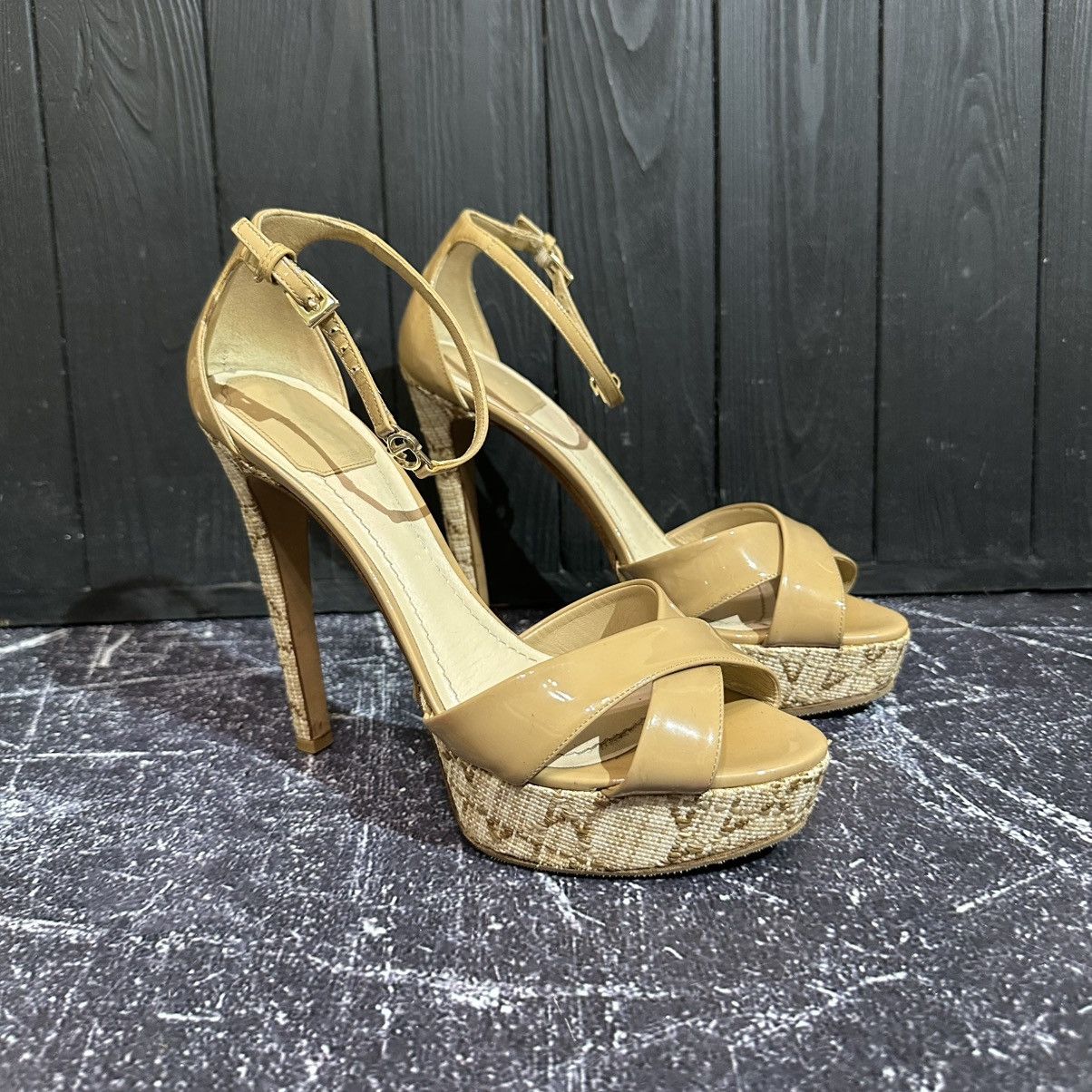 Dior Christian Dior women’s patent leather Heels size 39 Size US 9 / IT 39 - 2 Thumbnail