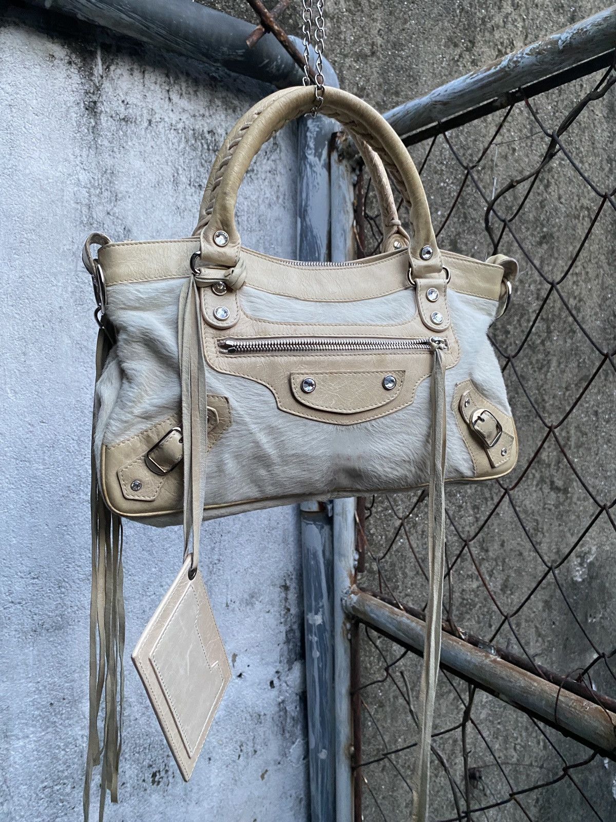 Balenciaga Balenciaga - 2000’s - LIMITED pony hair first city white Size ONE SIZE - 1 Thumbnail