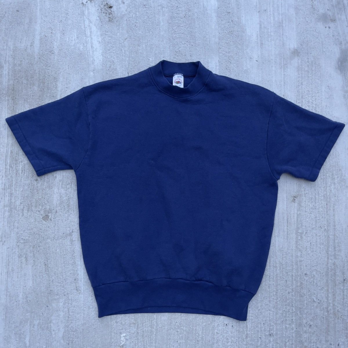 Fruit Of The Loom Vintage 90s FRUIT OF THE LOOM Navy Blank Hemmed Crewneck Size US L / EU 52-54 / 3 - 1 Thumbnail