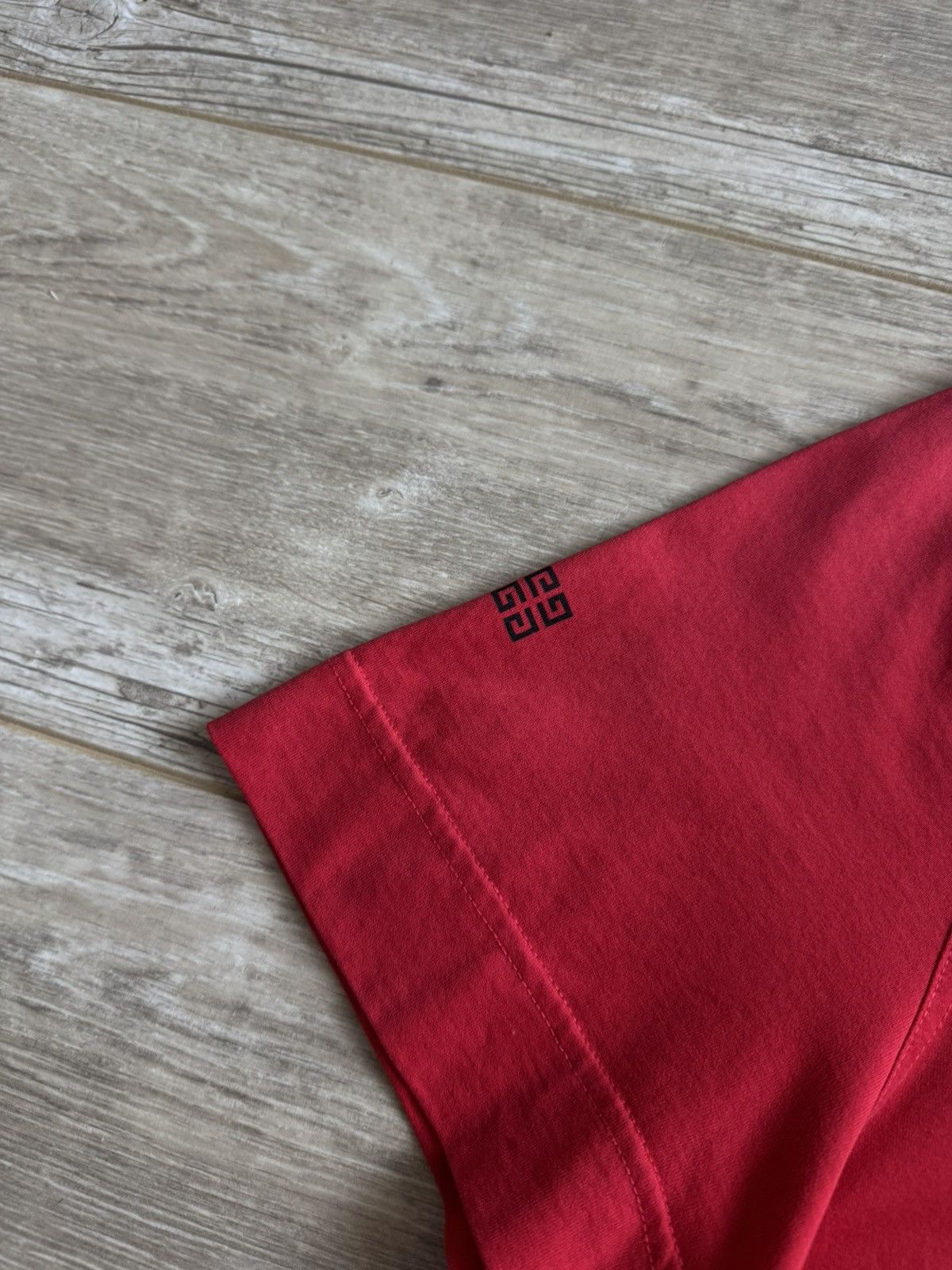 Givenchy Givenchy Red Embossed Chain Collar T-Shirt Size L / US 10 / IT 46 - 8 Thumbnail