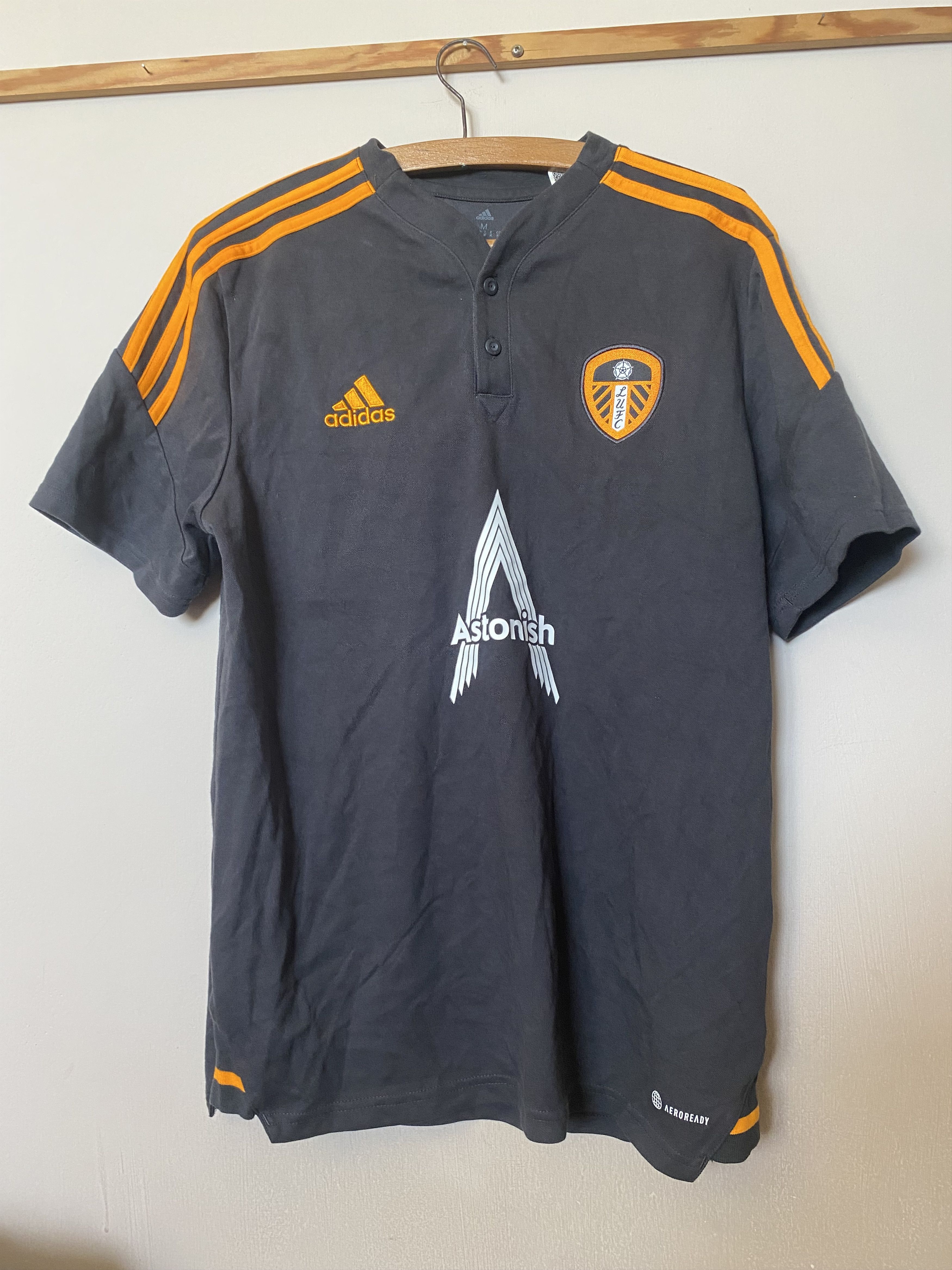 Adidas LEEDS UNITED F.C. 2022 - 2023 - Adidas - M - UNIQUE Size US M / EU 48-50 / 2 - 1 Thumbnail