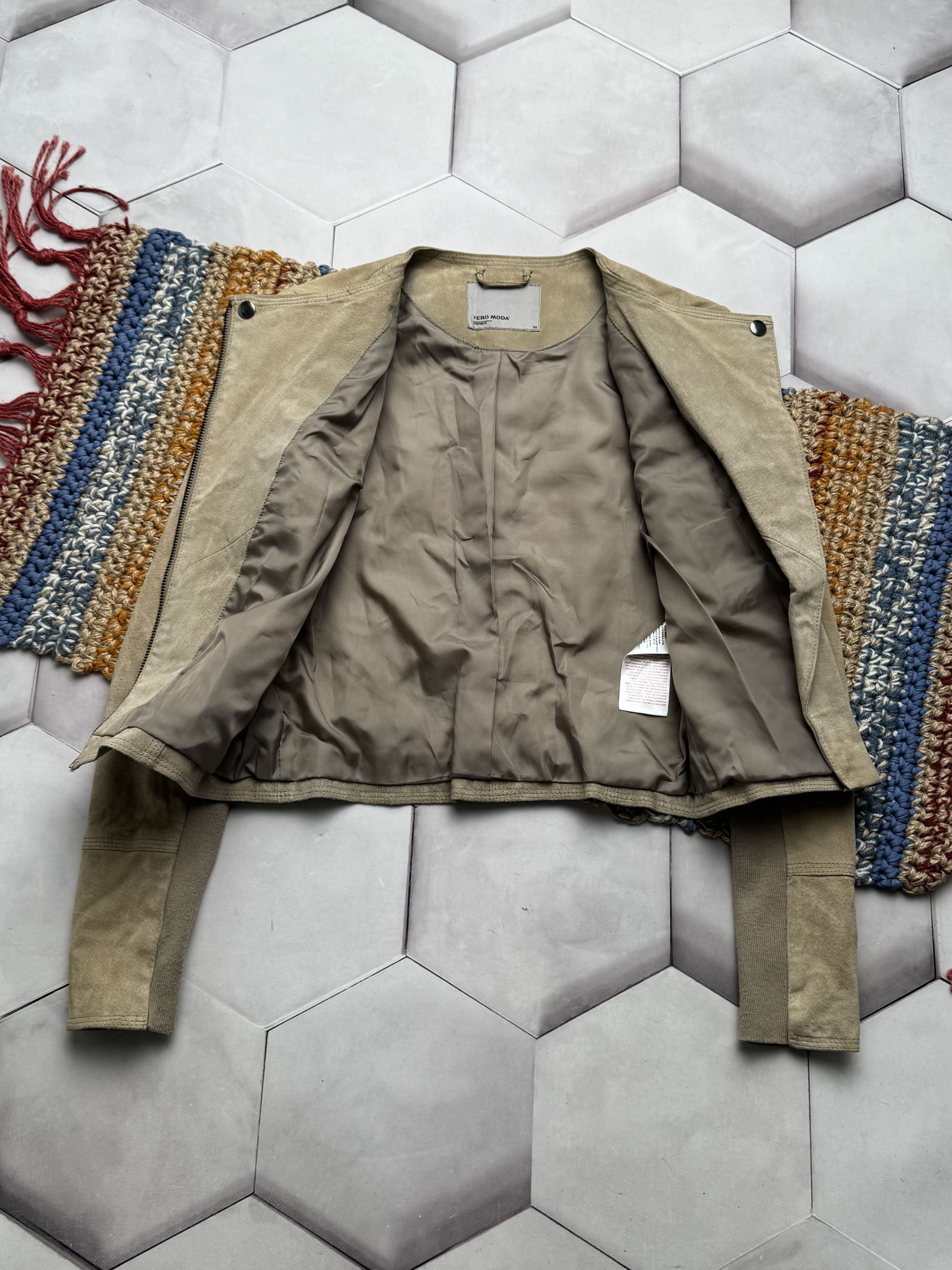 Vintage Vintage Beige Leather Jacket Cropped Zip Up Y2K Style (E4) Size XS / US 0-2 / IT 36-38 - 4 Thumbnail