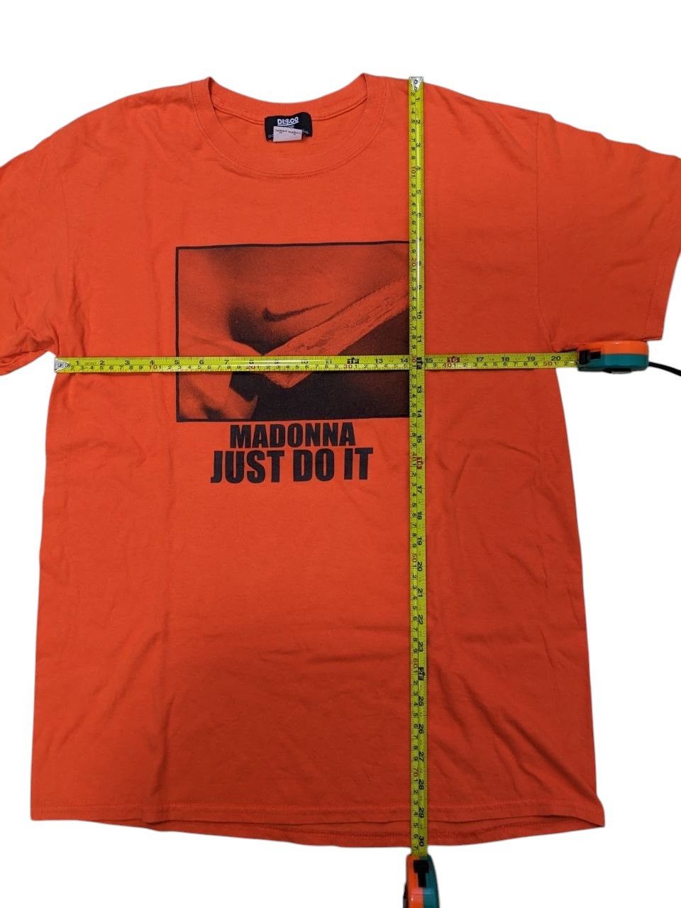 Other STREETWEAR JUST DO IT MADONNA SCAR NIKE LOGO ORANGE SHIRT Size US M / EU 48-50 / 2 - 6 Thumbnail