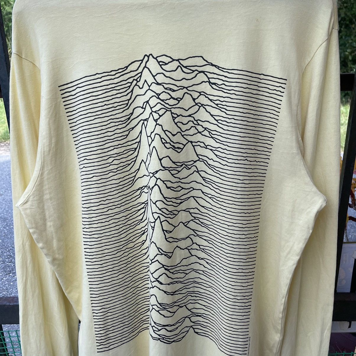 Band Tees × H&M × Joy Division 🔥🔥Joy Division Unknwon Pleasures Big Print Longsleeves Tee Size US XL / EU 56 / 4 - 2 Thumbnail