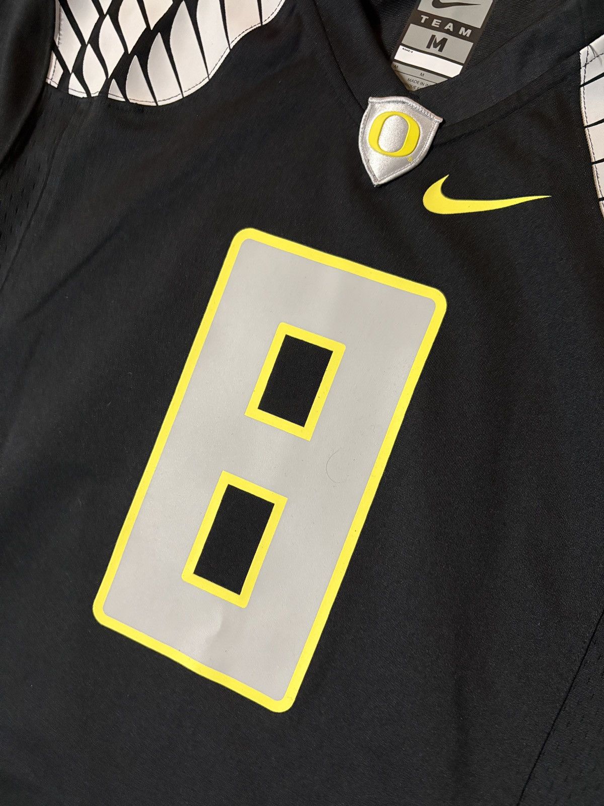 Nike Vintage Nike Oregon Ducks Marcus Mariota #8 Black Medium Size US M / EU 48-50 / 2 - 2 Thumbnail