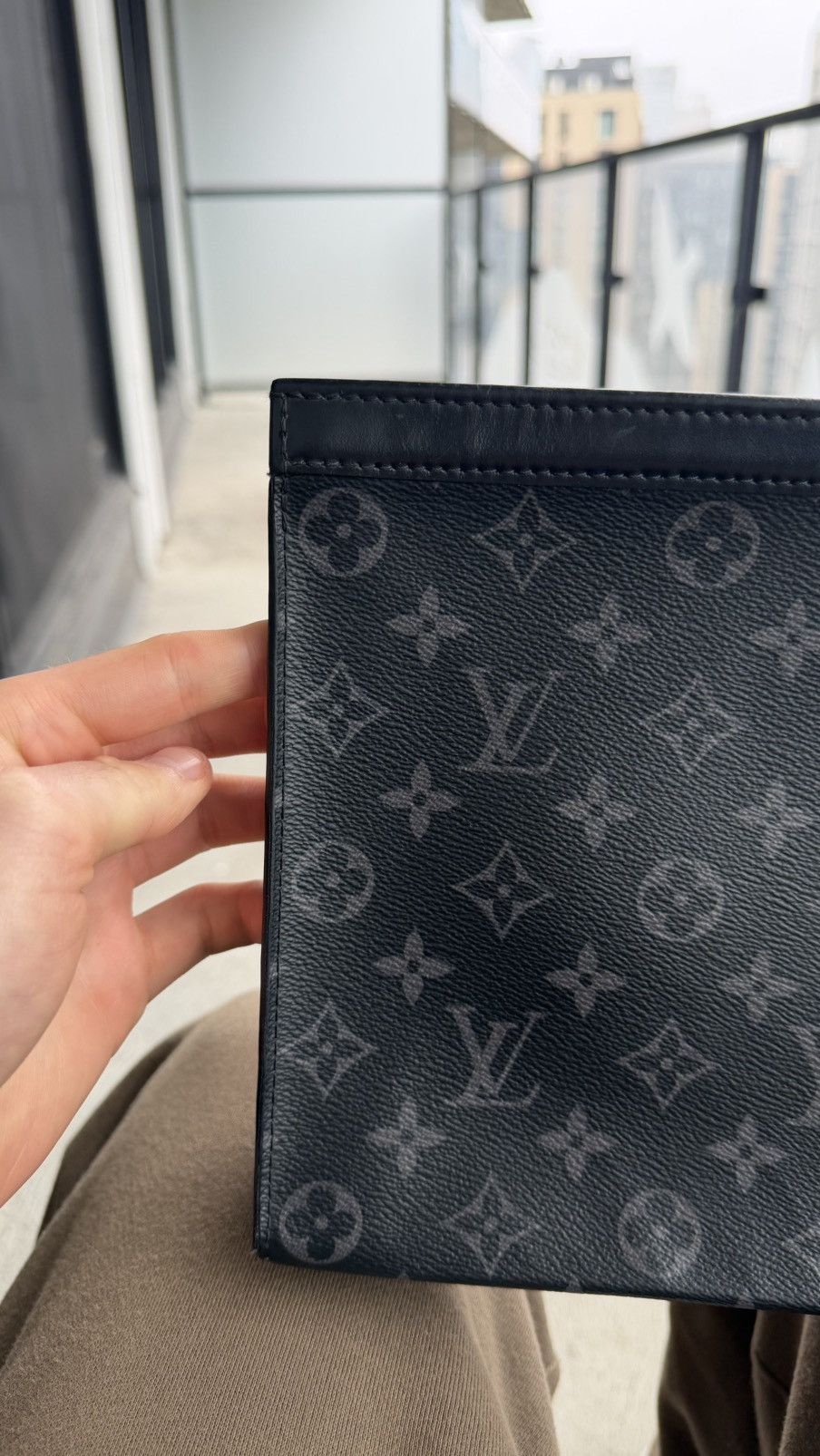 Louis Vuitton Louis Vuitton Voyage Pochette Size ONE SIZE - 13 Thumbnail