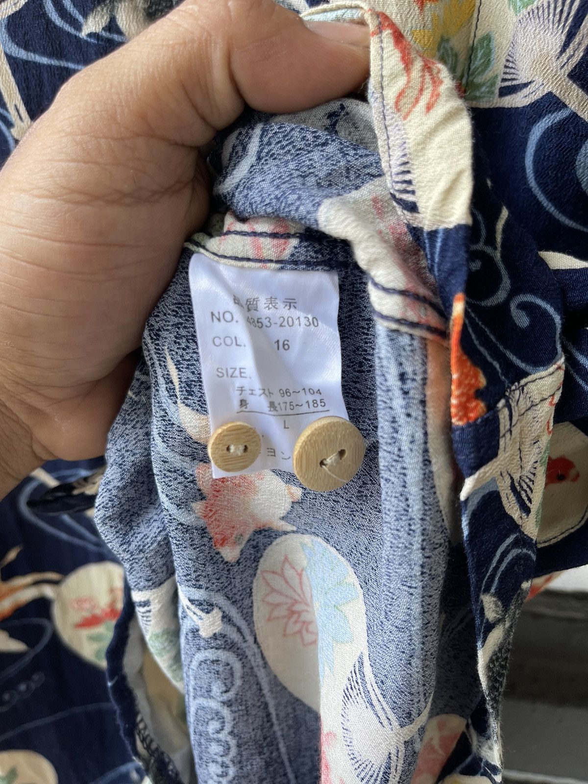Vintage Vintage Oniwa soto Gold fish hawaiian shirt 📸 Size US L / EU 52-54 / 3 - 4 Thumbnail