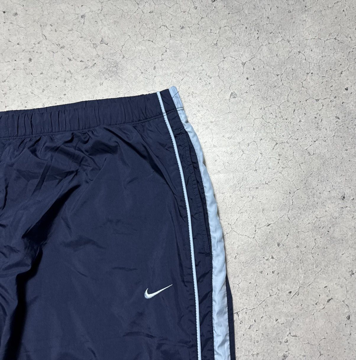 Nike Nike Nylon Vintage Baggy Track Pants Swoosh Drill Y2K Size US 36 / EU 52 - 3 Thumbnail