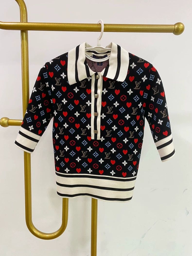 Louis Vuitton Louis Vuitton Full logo printed knit short sleeves Size S / US 4 / IT 40 - 1 Thumbnail