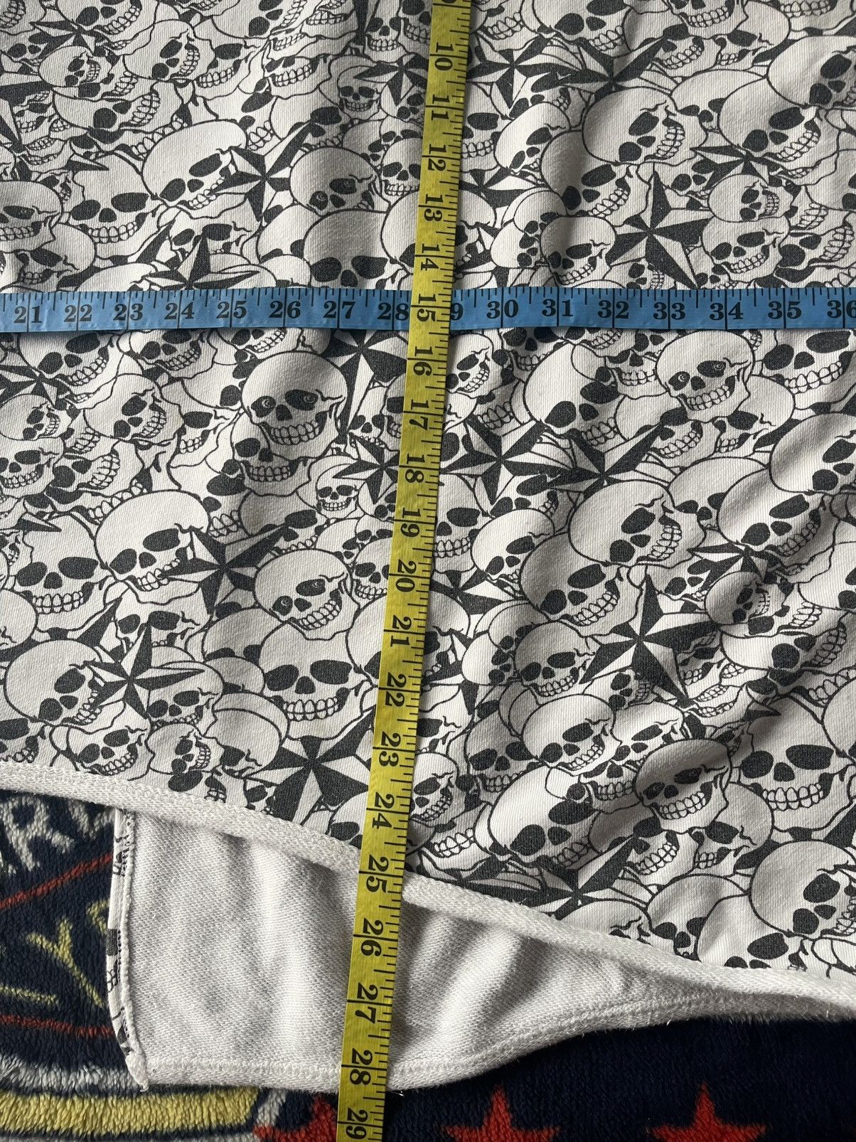 Japanese Brand Vintage Glad News Skull Print Oversized Drop Tail Hem Size ONE SIZE - 13 Thumbnail
