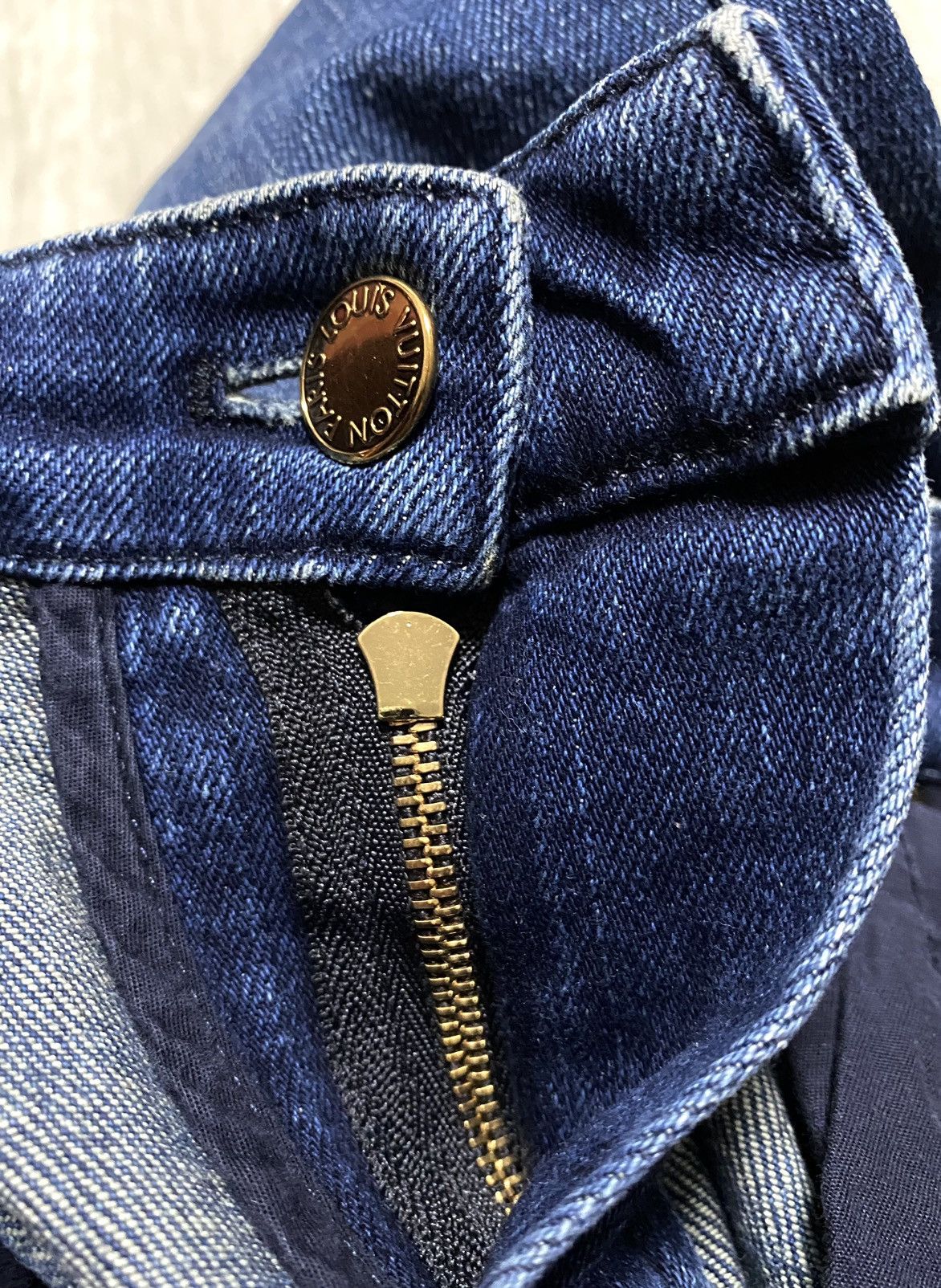 Louis Vuitton Louis Vuitton Inventeur LV Skinny Fit Jeans Denim Women’s Size 26" / US 2 / IT 38 - 17 Thumbnail
