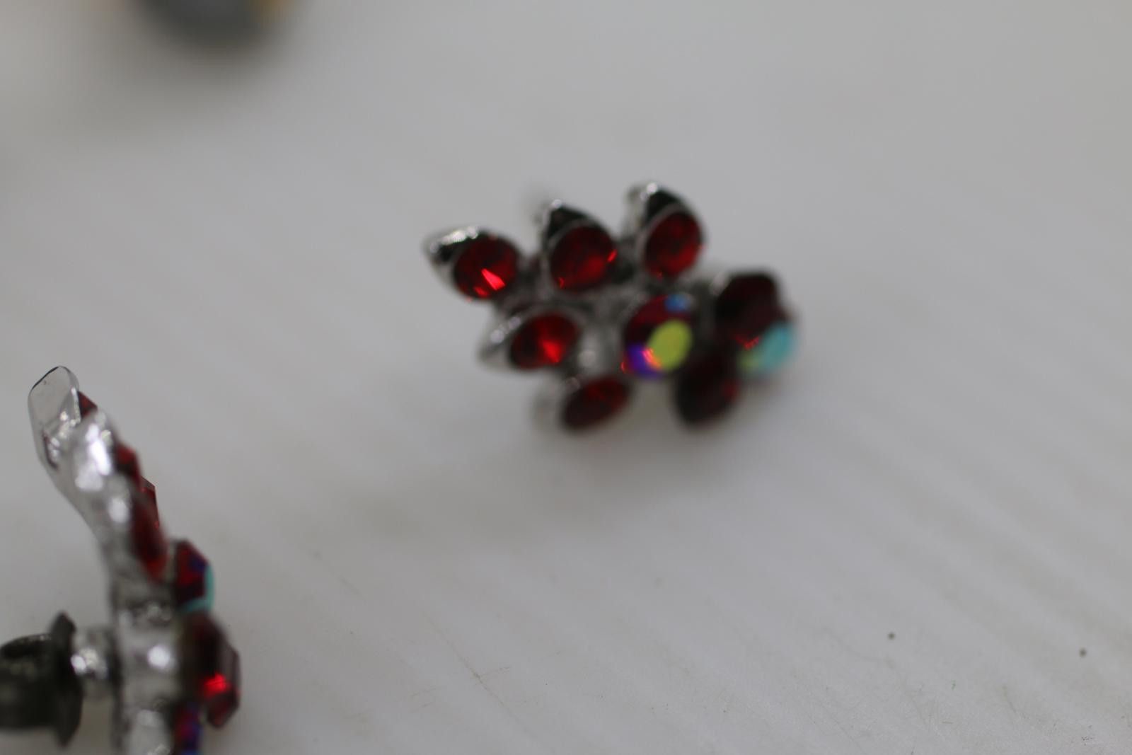 The Unbranded Brand Vintage Costume Earrings Lot RhinestoneStud Styles Mixed Set Size ONE SIZE - 7 Thumbnail