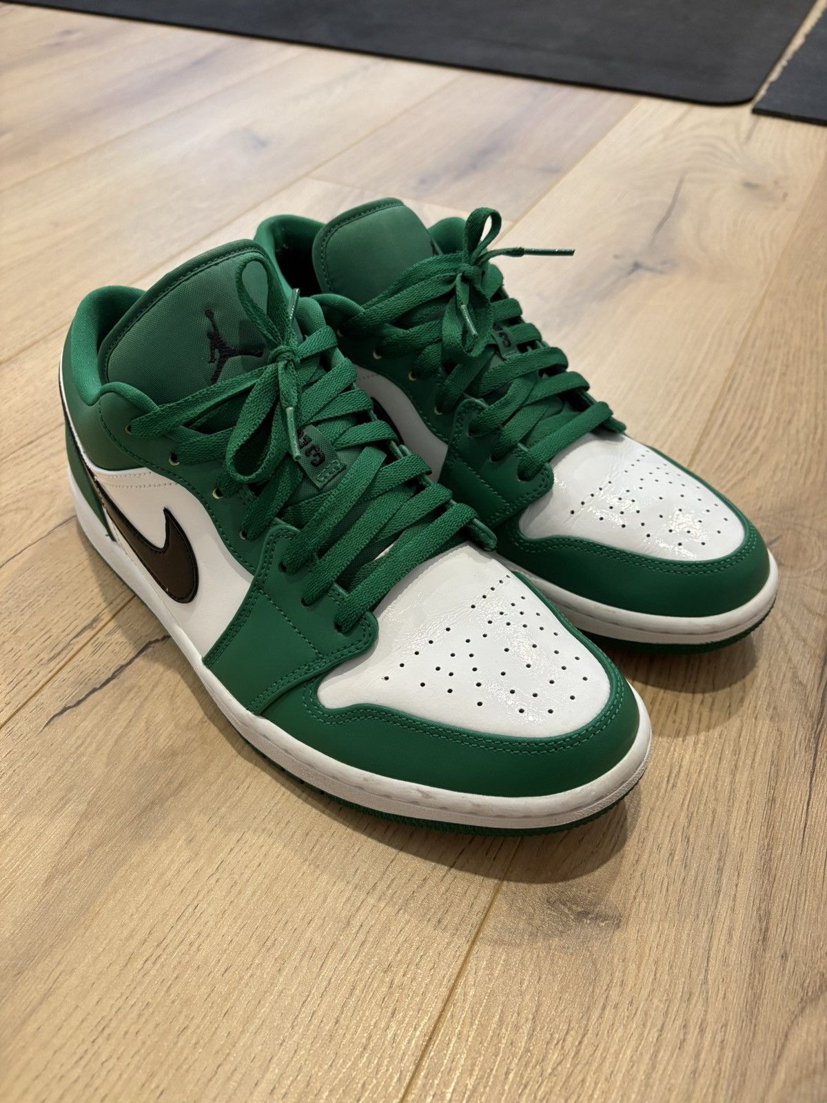 Nike Jordan 1 low Size US 10 / EU 43 - 1 Thumbnail