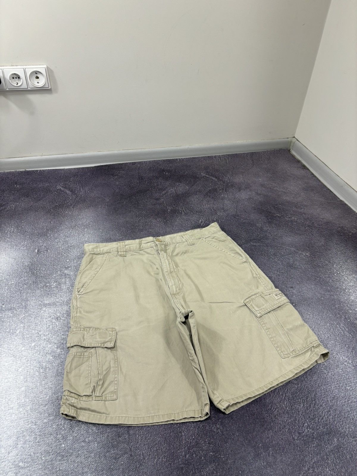 Vintage Vintage Wrangler Y2K Utility Military Hype Cargo Shorts Size US 36 / EU 52 - 4 Thumbnail