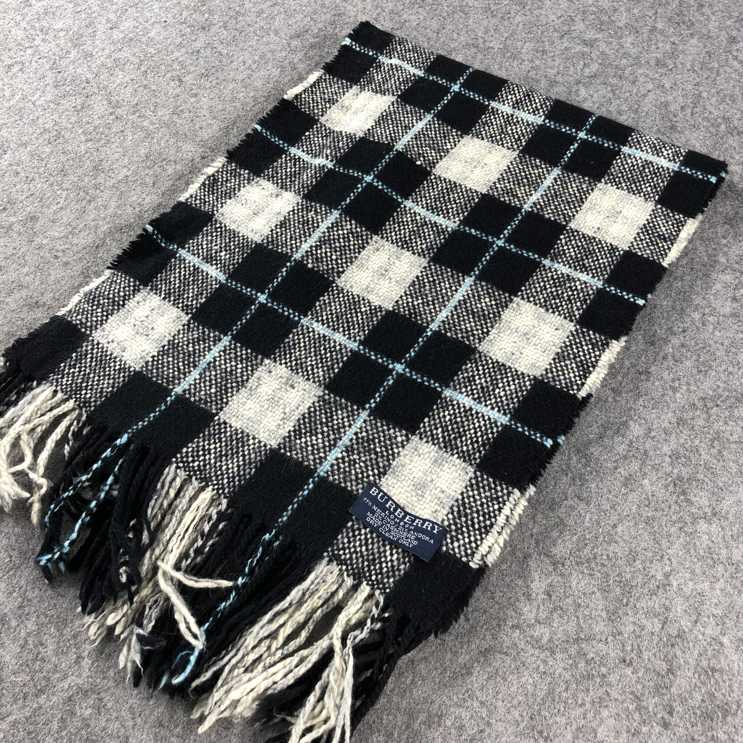 Burberry Burberry Nova Check Merino Scarf Muffler V1057 Size ONE SIZE - 3 Thumbnail