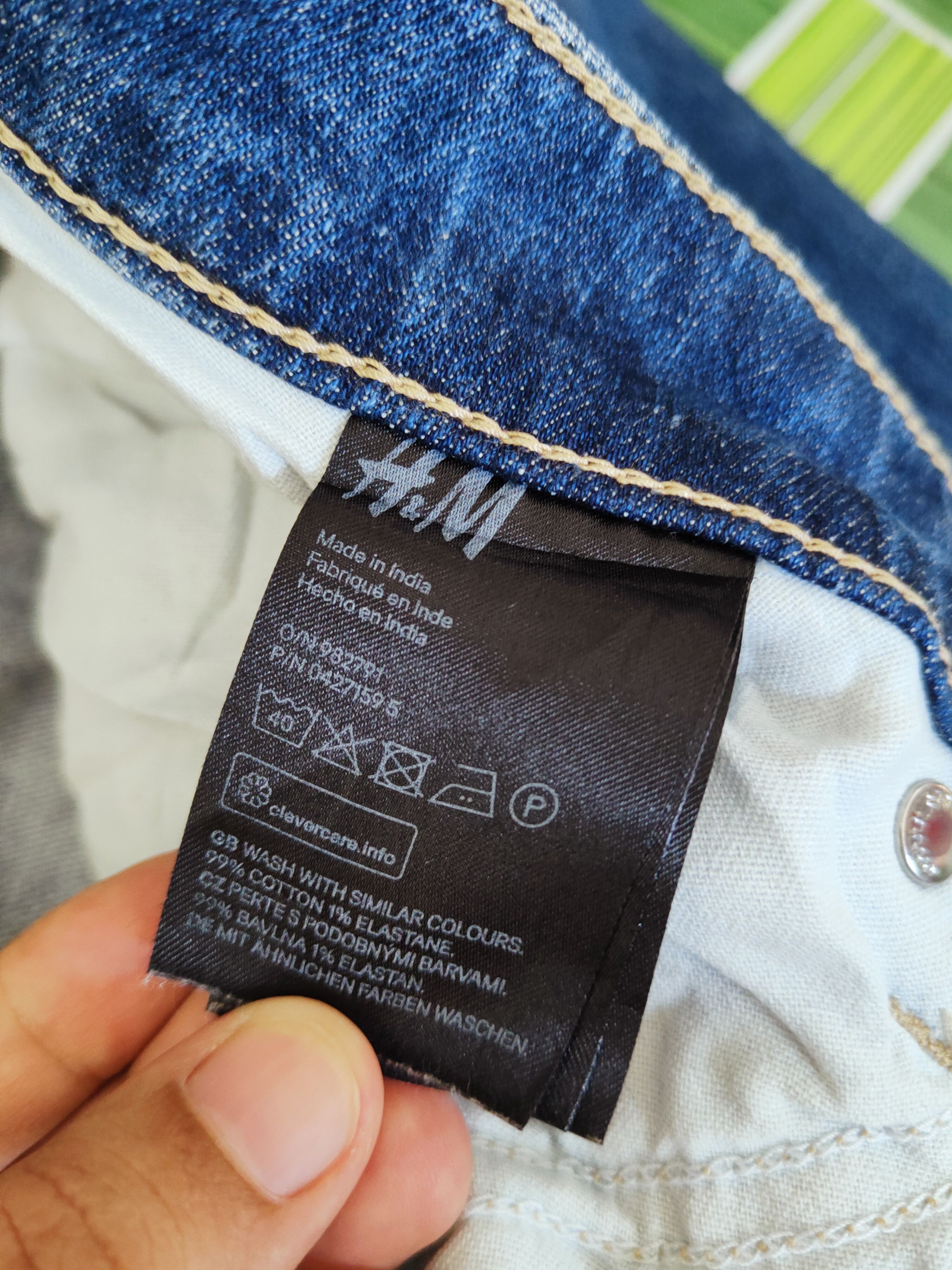 Vintage H&M Dark Blue Distressed Ripped Skinny Jeans #S2658 Size US 34 / EU 50 - 14 Thumbnail