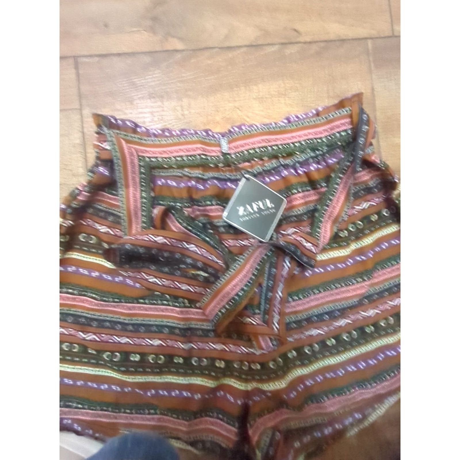 ZAFUL Zaful Forever Young High Rise Shorts Cullotes Women's Size 4 NWT Belt Multicolor Floral Casual Party/Cocktail Travel Size 27" / US 4 / IT 40 - 3 Thumbnail