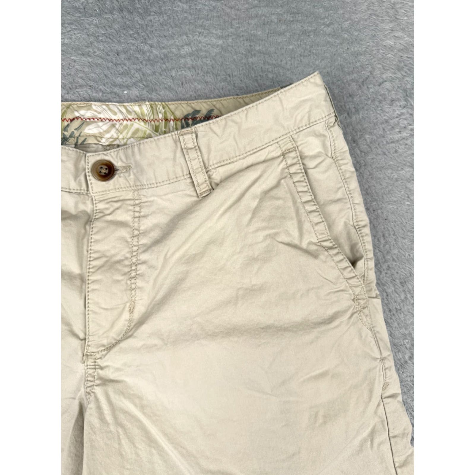 Tommy Bahama Tommy Bahama Shorts Men 30 Beige Chino Cotton Blend Flat Front Vacation 30x9 Size US 30 / EU 46 - 5 Thumbnail
