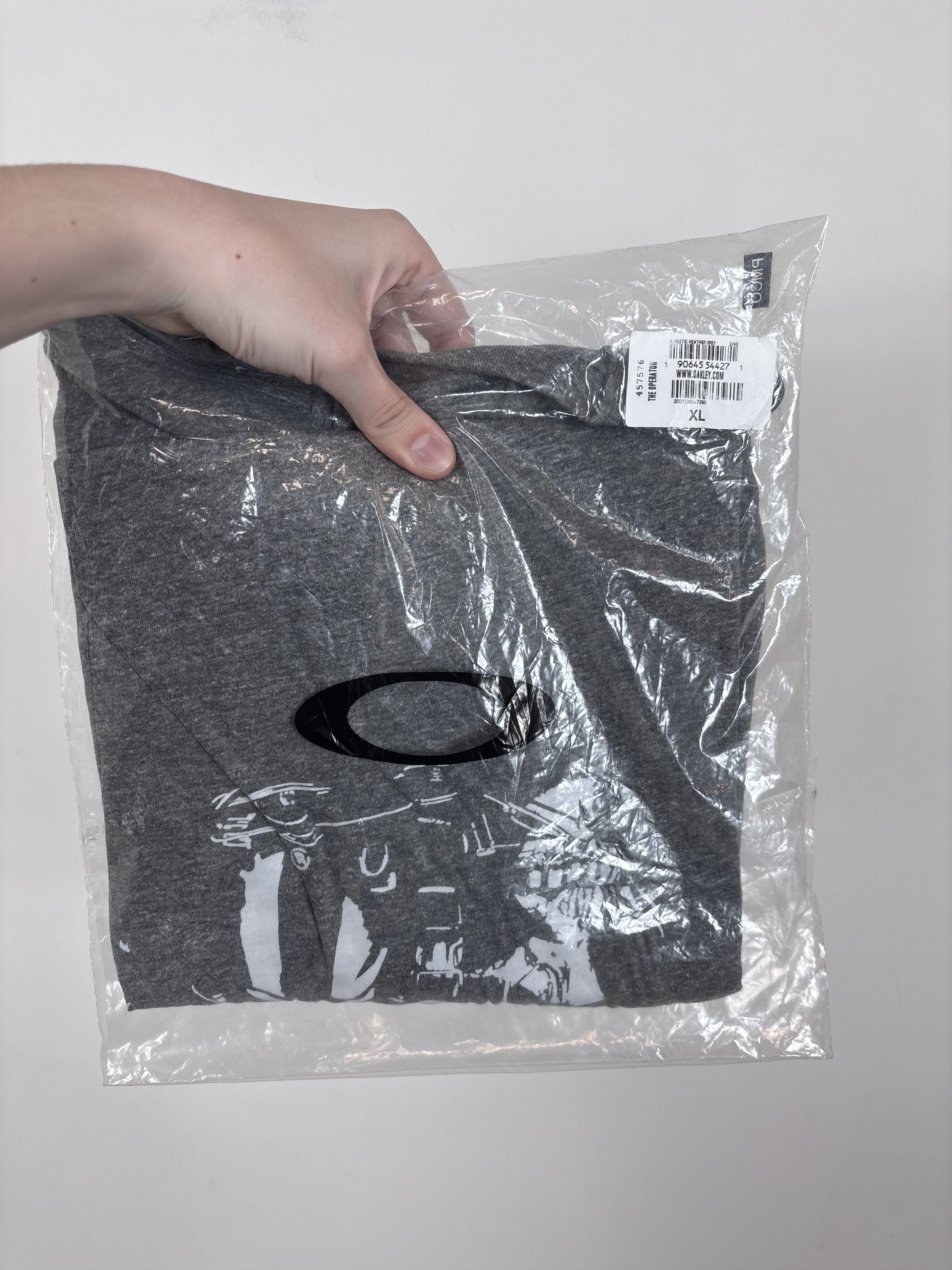Oakley Oakley Military Channel NWT Men’s Athletic Heather Grey Tee Size US XL / EU 56 / 4 - 2 Thumbnail