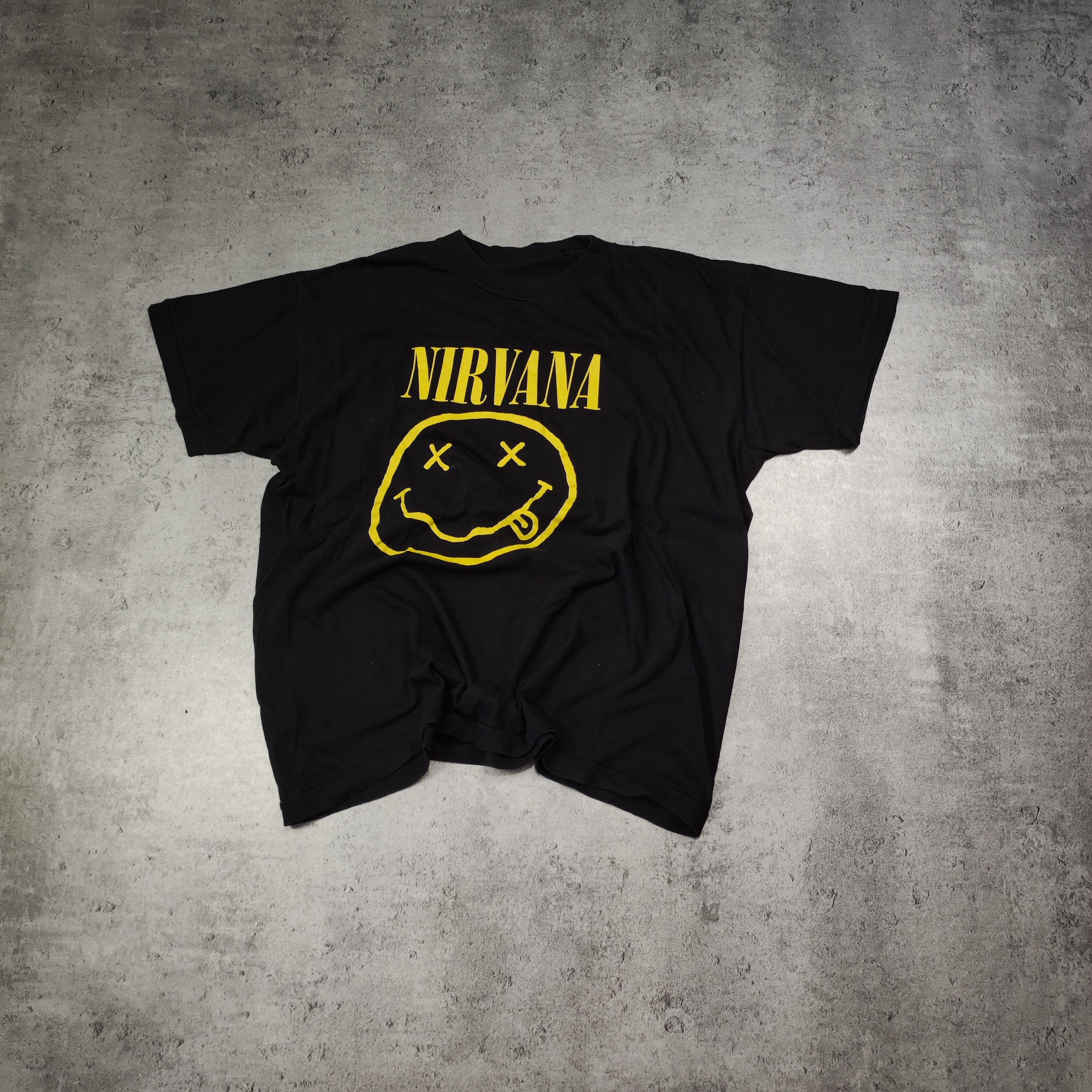 Nirvana Tshirt Nirvana Smile 1992 Flower Sniffin Band T-Shirt