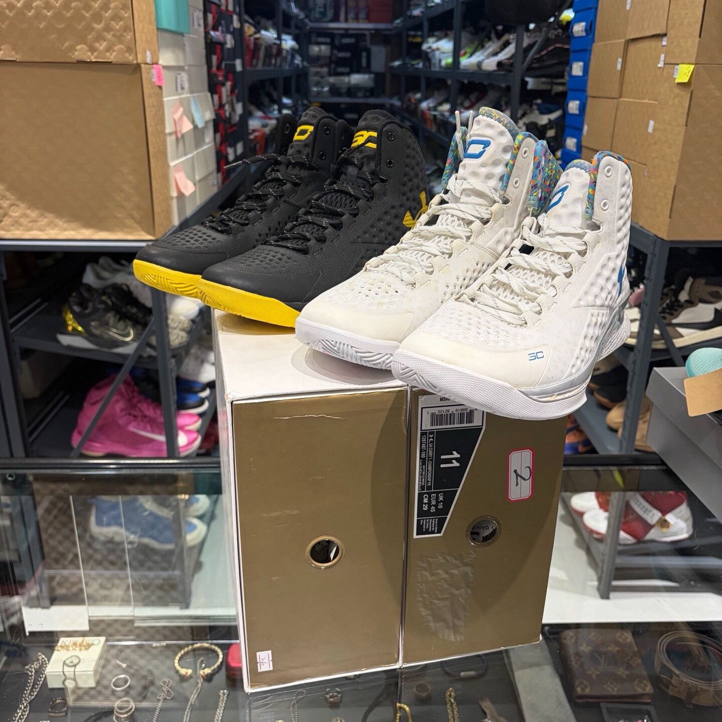 Under Armour Under Armour Gold Lowtop Sneakers 11.5 Men Size US 11.5 / EU 44-45 - 1 Thumbnail