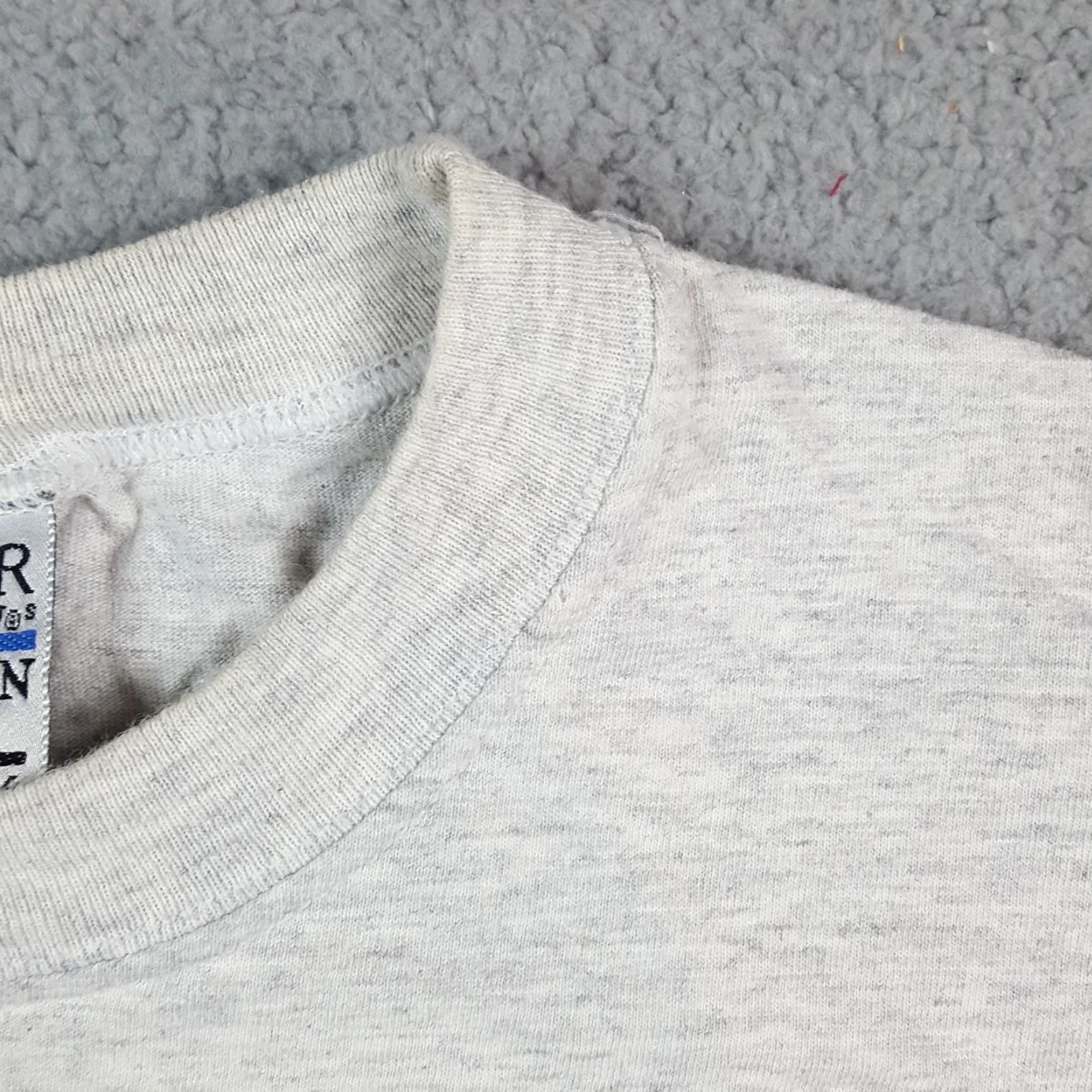 Vintage Vintage 90s Naval Academy Annapolis Men’s Size Large T-Shirt Military USA Made Gray Cotton Retro Embroidered Logo Size US L / EU 52-54 / 3 - 5 Thumbnail