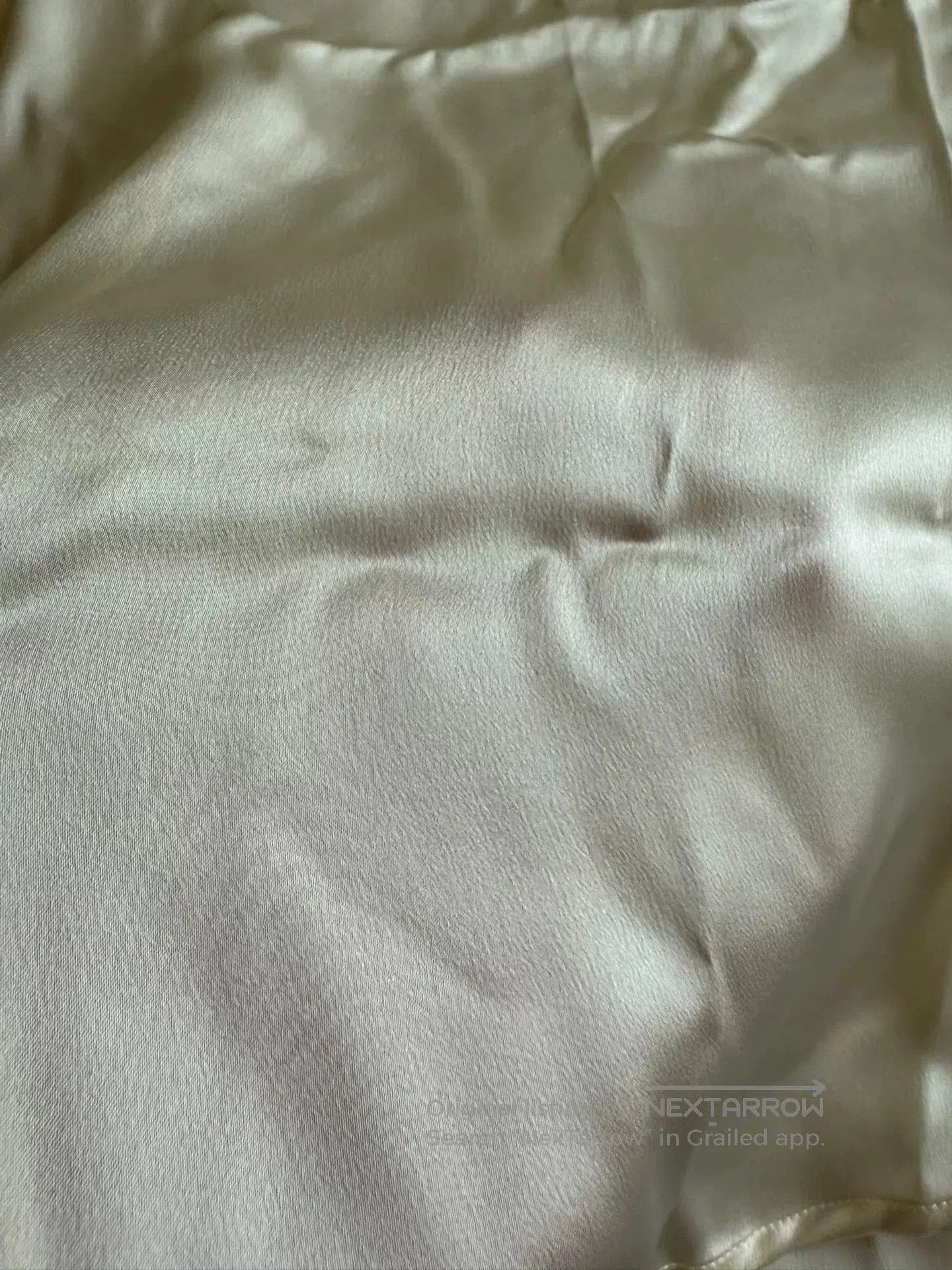 Yves Saint Laurent Silk Satin Shirt with Bow Detail. Size M / US 6-8 / IT 42-44 - 4 Thumbnail