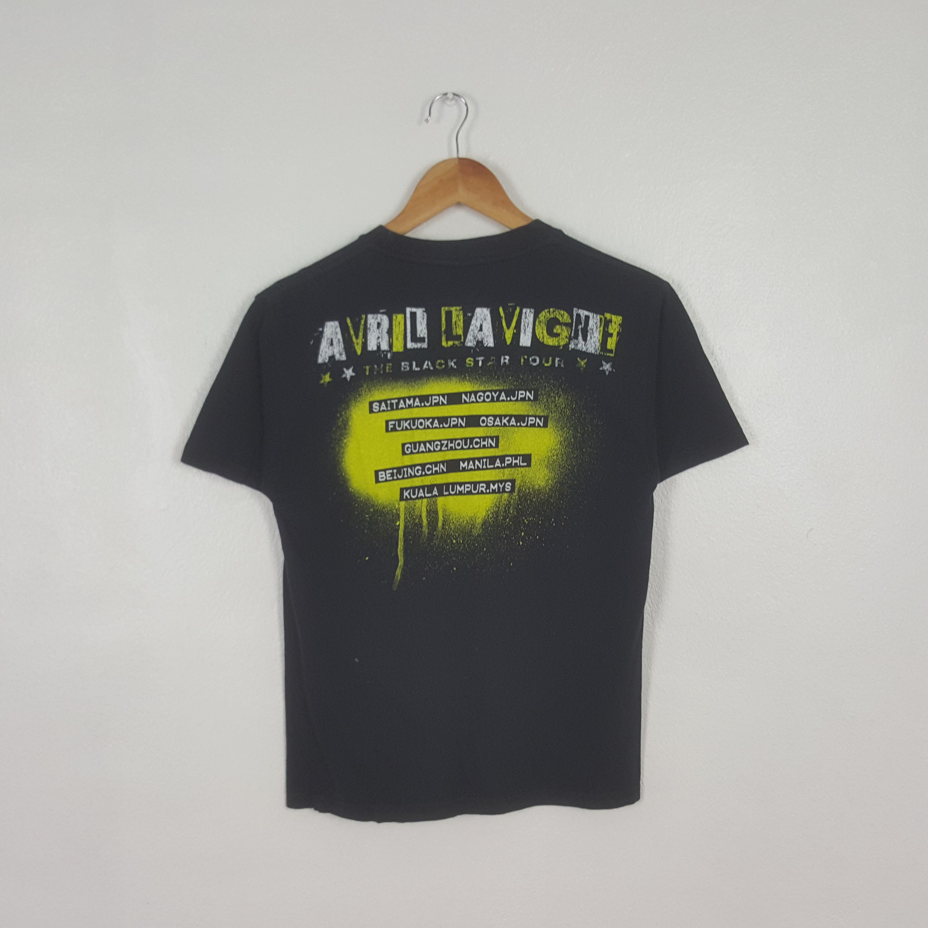 Band Tees Vintage Avril Lavigne Solo Singer Tour Tshirt C312N43 Size US S / EU 44-46 / 1 - 3 Thumbnail