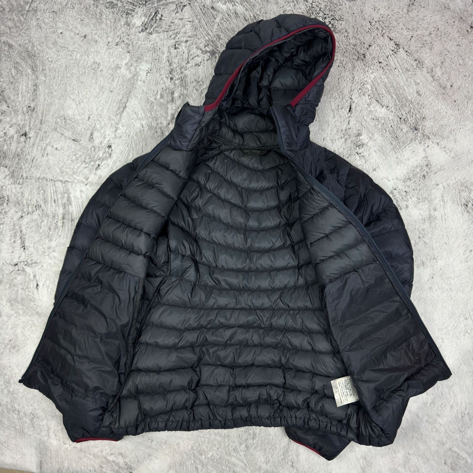 Arc'teryx Arc'teryx Cerium Lt Women's navy Puffer Jacket Size S / US 4 / IT 40 - 9 Thumbnail