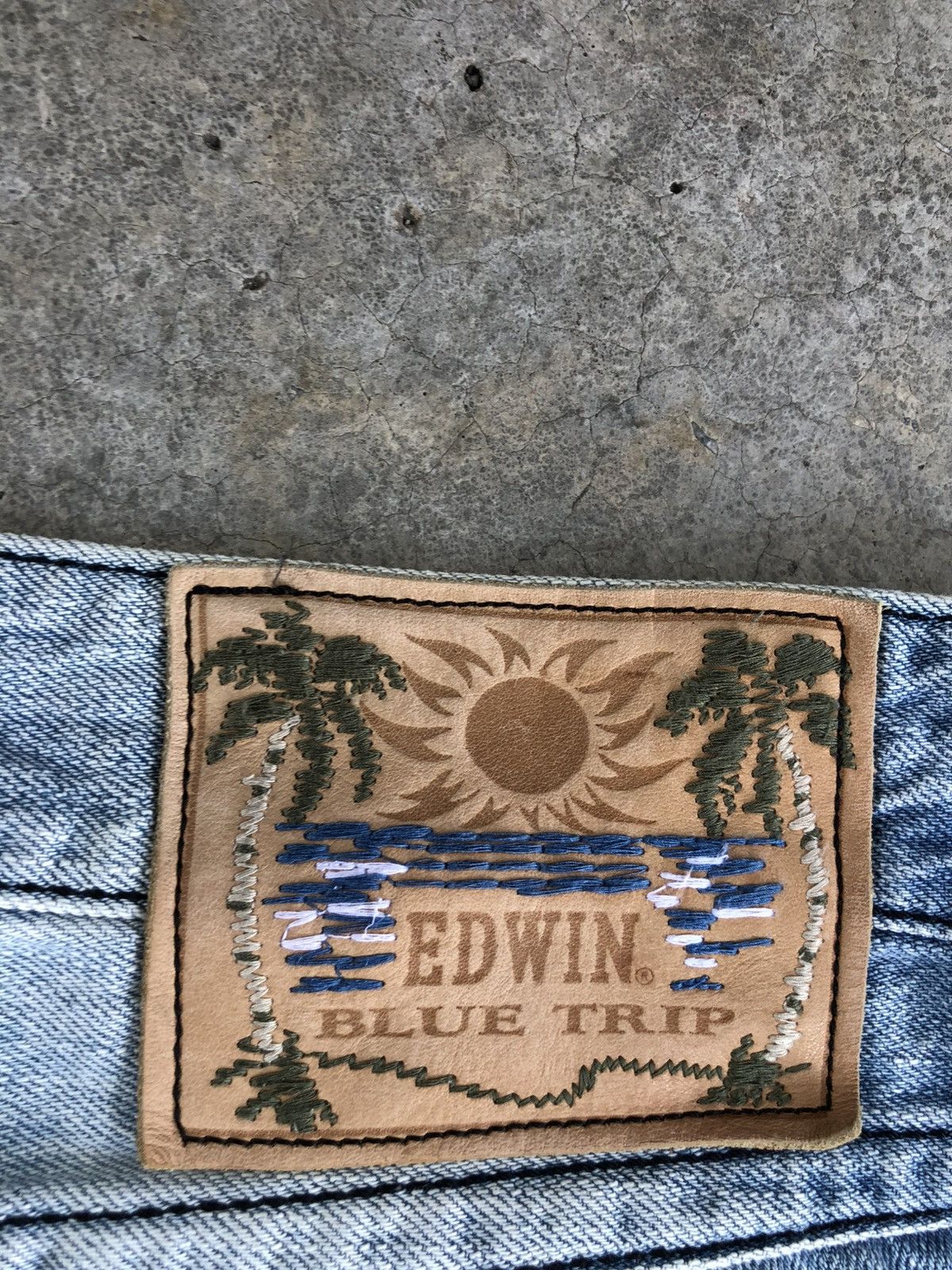 Who Decides War Japanese Edwin Blue Trip Flared Jeans Mud Wash Distressed Size US 32 / EU 48 - 18 Thumbnail