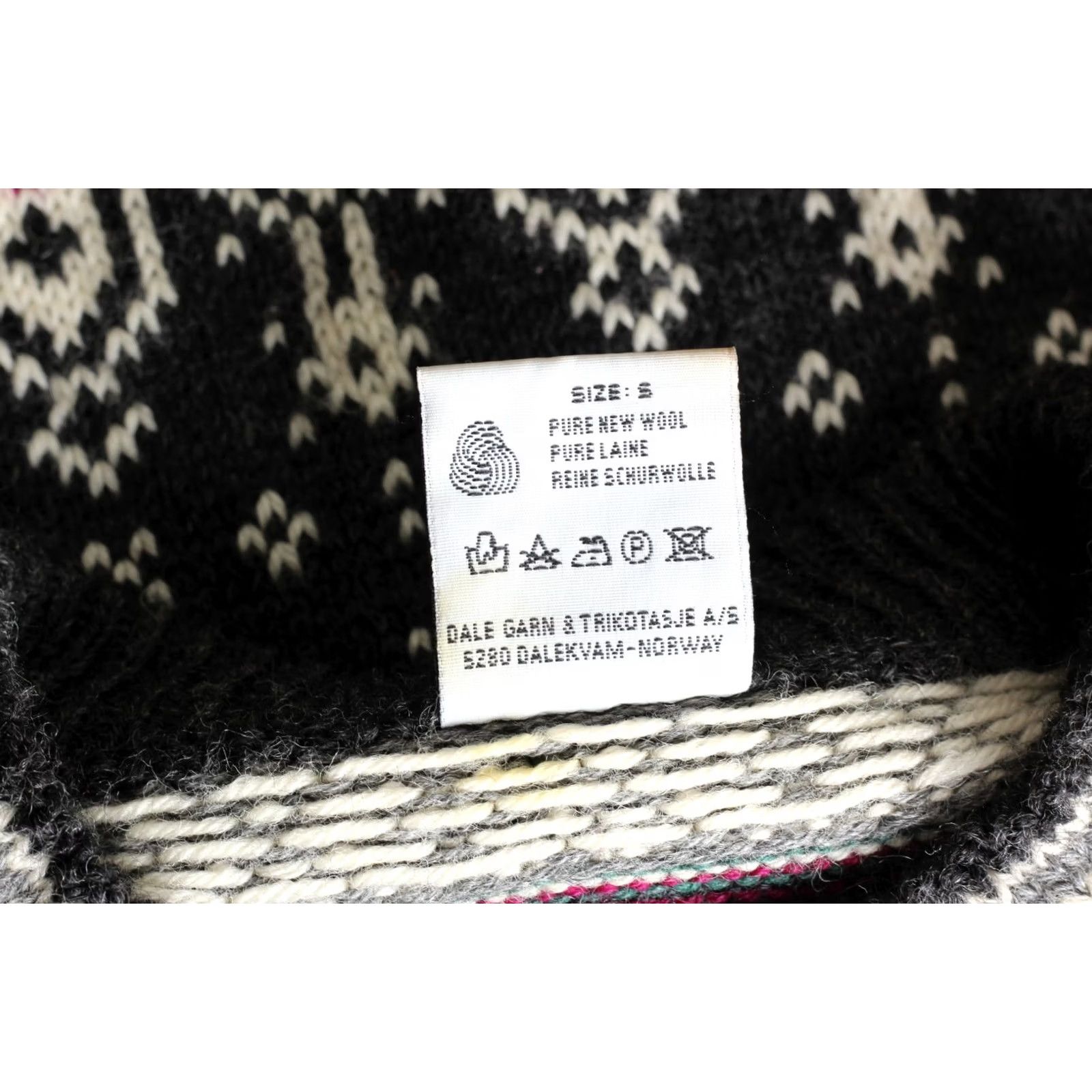 Dale Of Norway VINTAGE Dale of Norway Jumper Shirt Mens S Multicoloured Fair Isle Wool Knit Pullover Vintage 50s 60s Decade Classic Designer Mens Pattern: Size US S / EU 44-46 / 1 - 5 Thumbnail