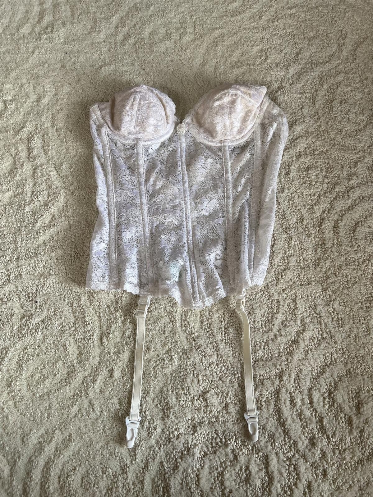 Designer Elegant Lace Bustier Corset with Garter Straps Size ONE SIZE - 1 Thumbnail