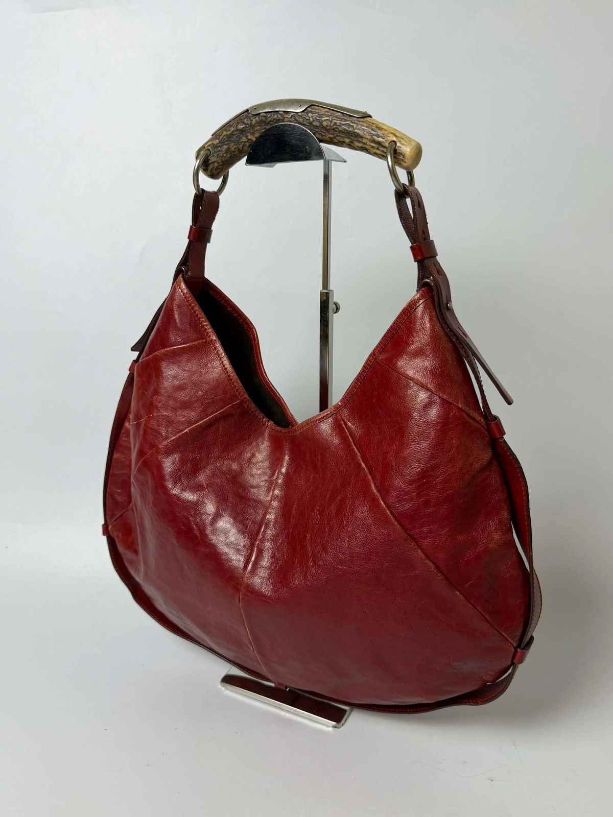 Saint Laurent Paris Yves Saint Laurent Red Leather Mombasa Hobo Bag Size ONE SIZE - 4 Thumbnail